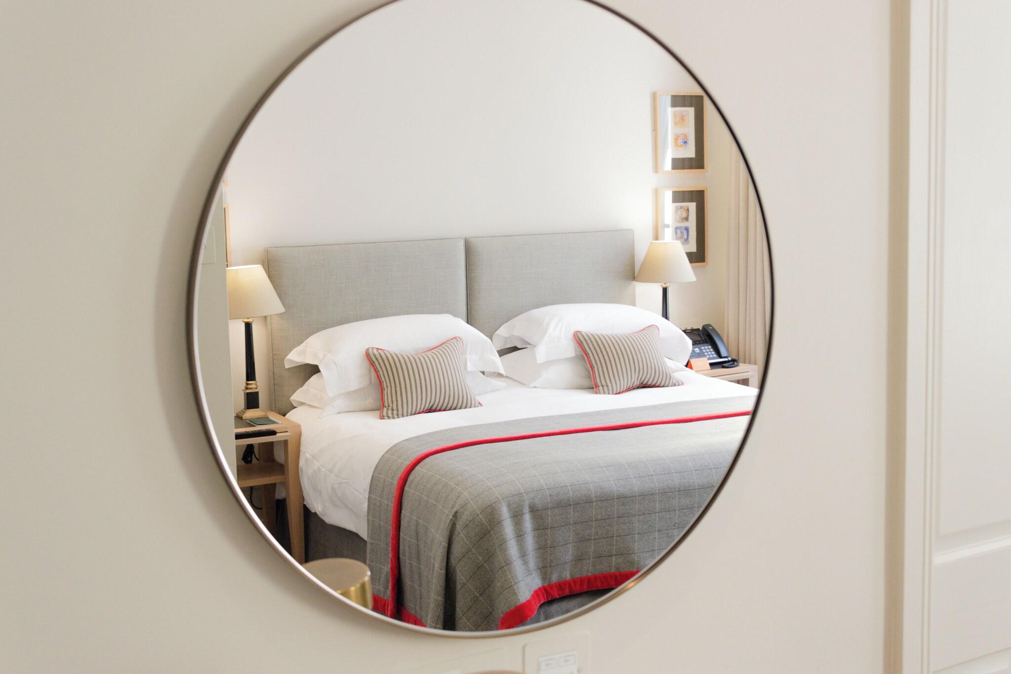 Old Bank Hotel, by The Oxford Collection by null