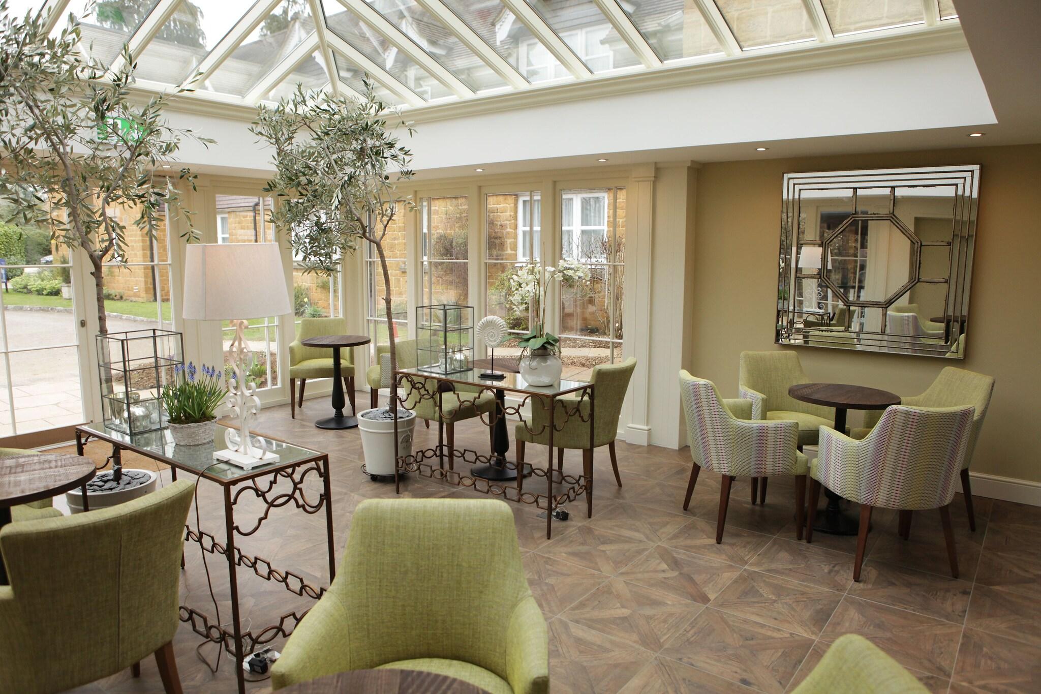 Wroxton House Hotel