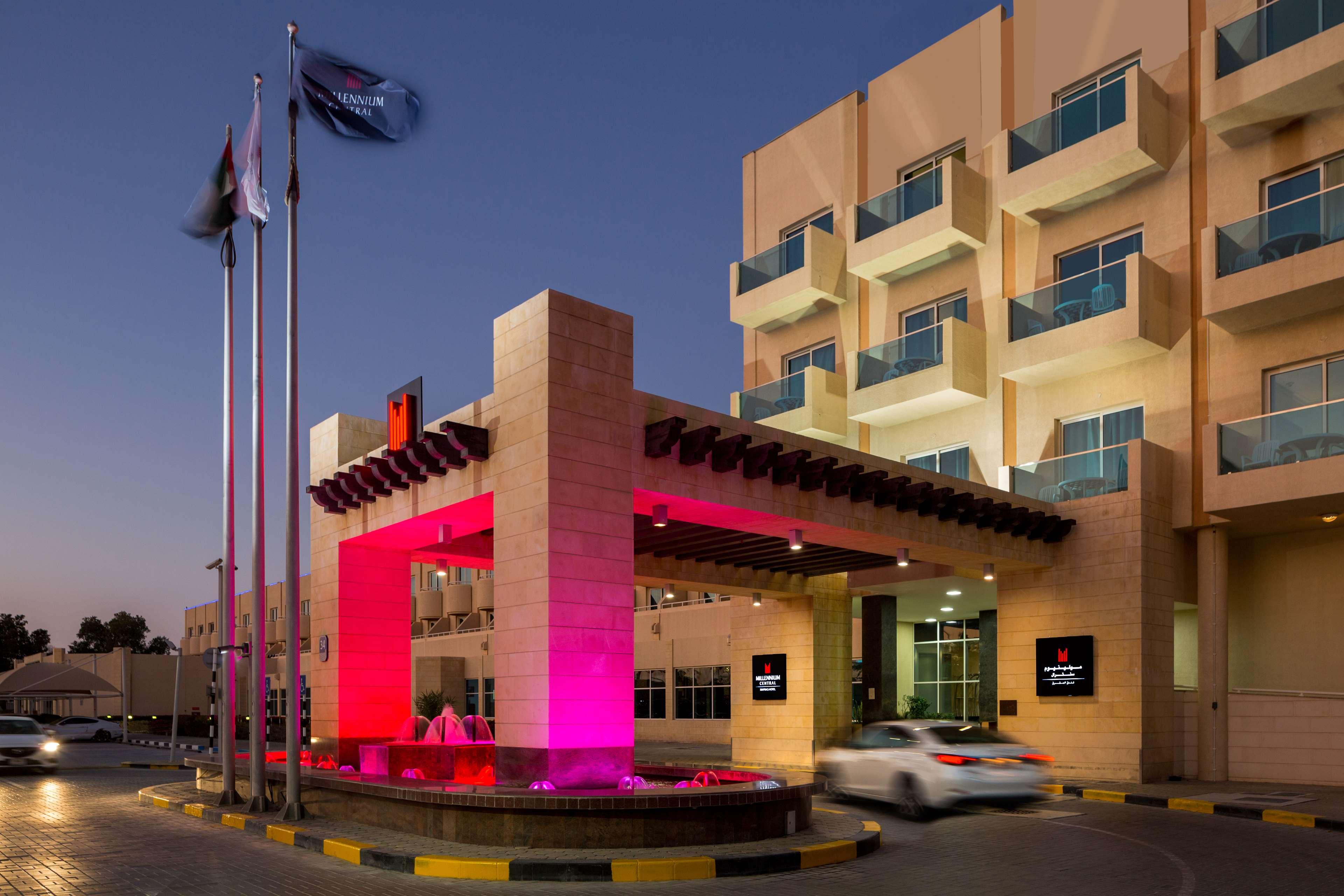 Metropolitan Al Mafraq Hotel - photo