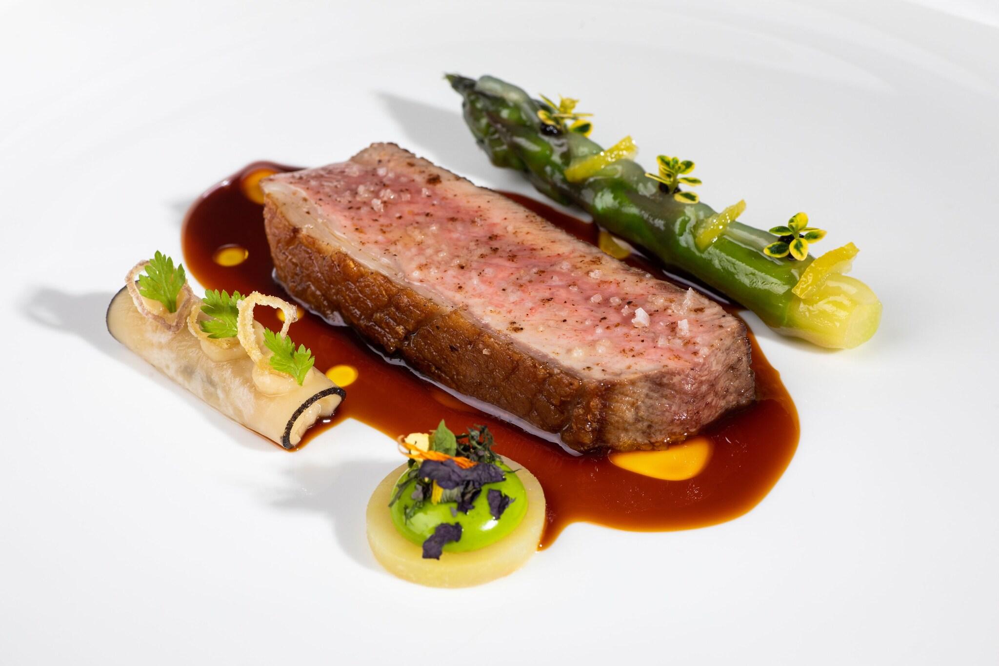 Hotel & Restaurant Elephant by null