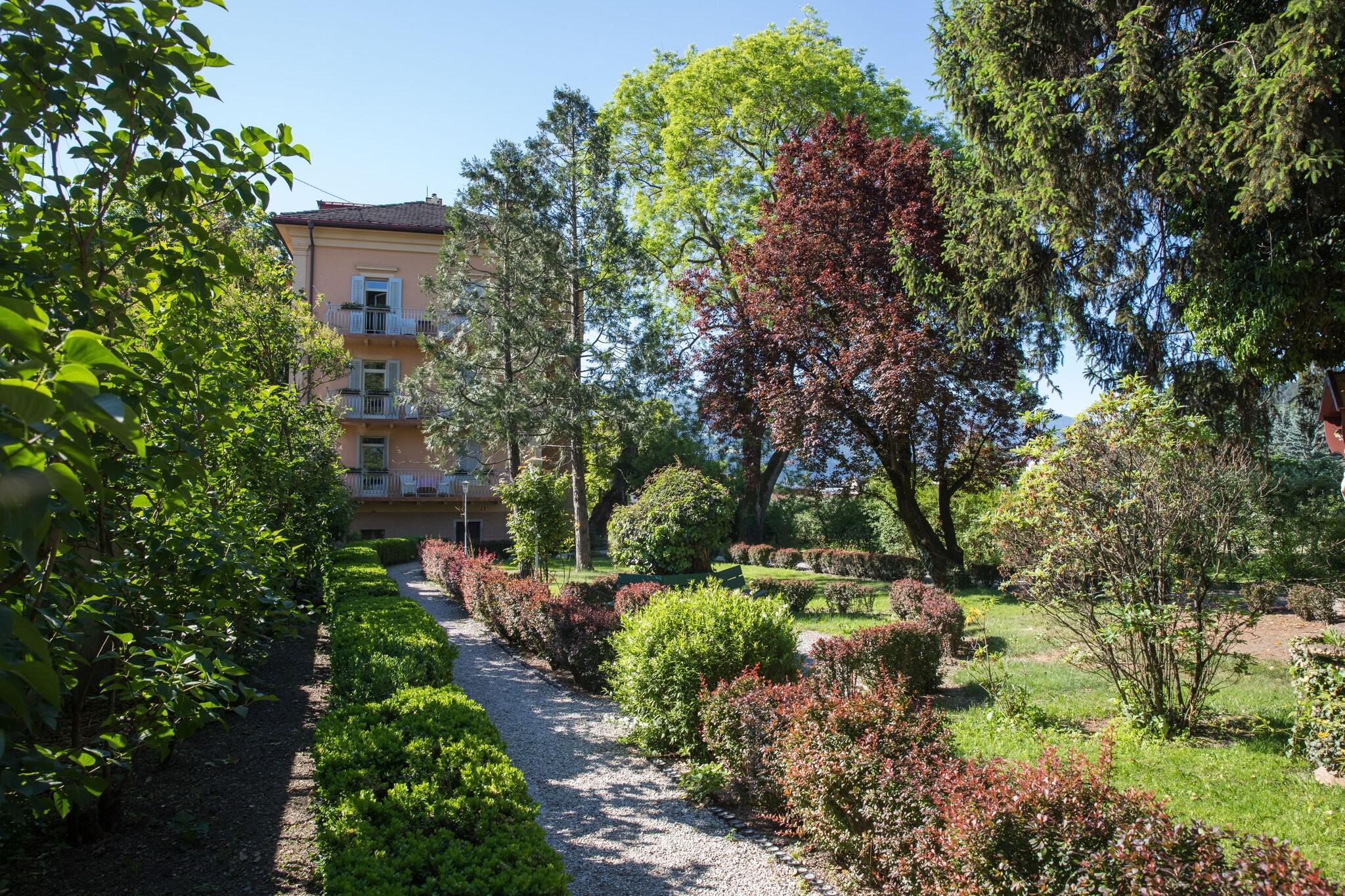 Hotel & Restaurant Elephant by null