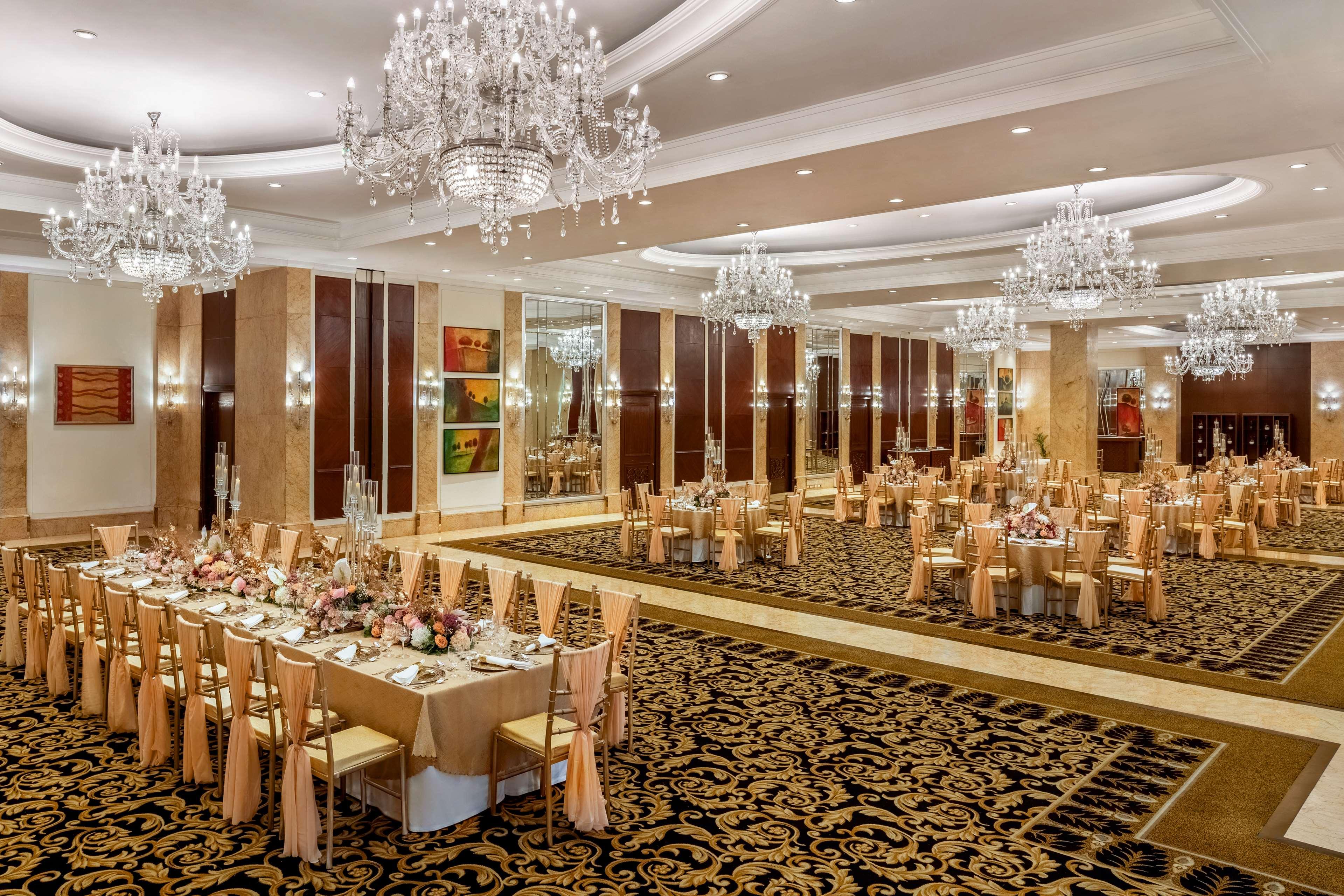 Shangri-La Eros New Delhi by null