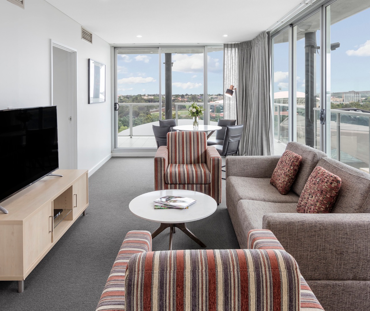 Oaks Adelaide Embassy Suites by null