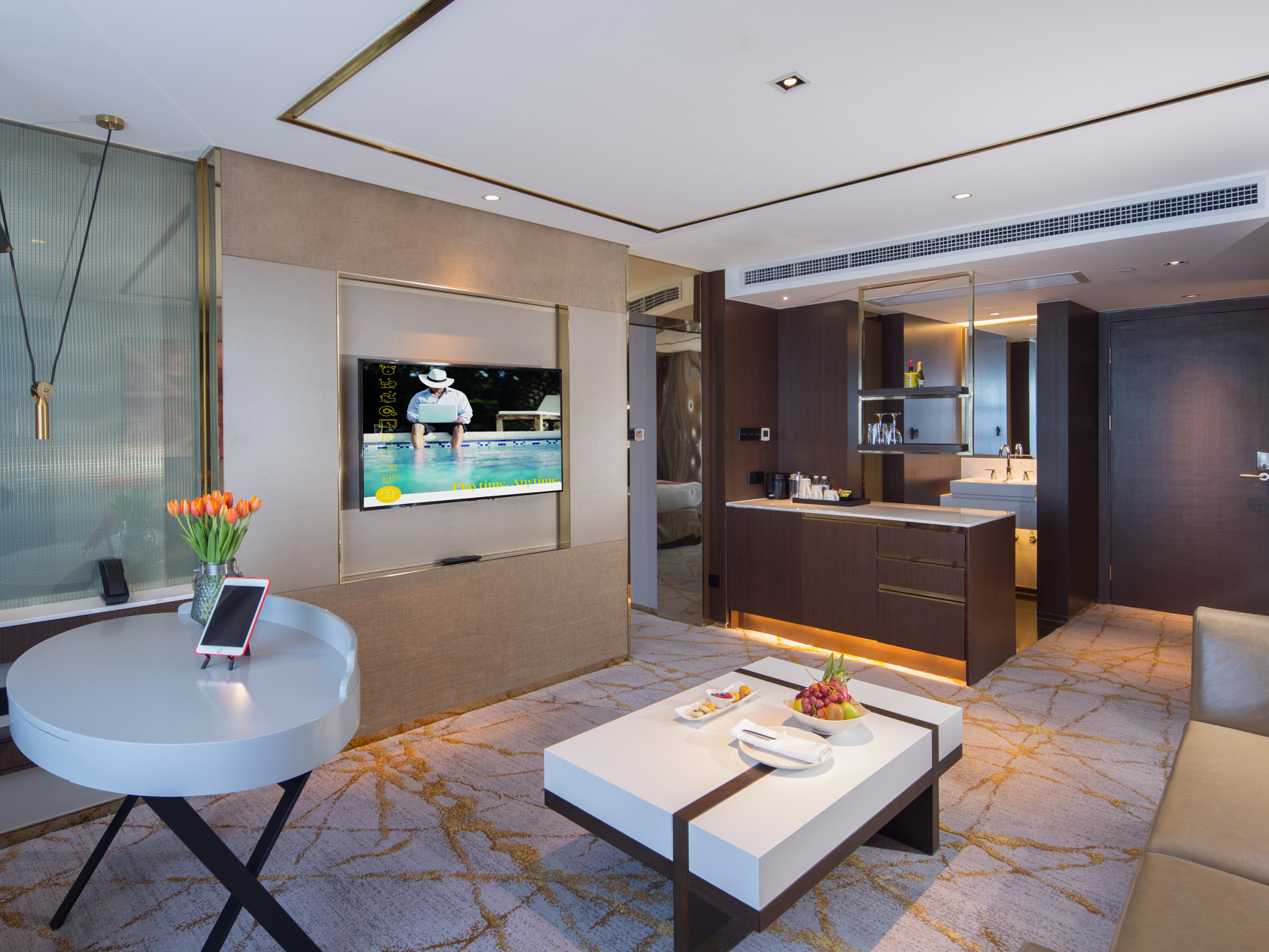 Suite, executive