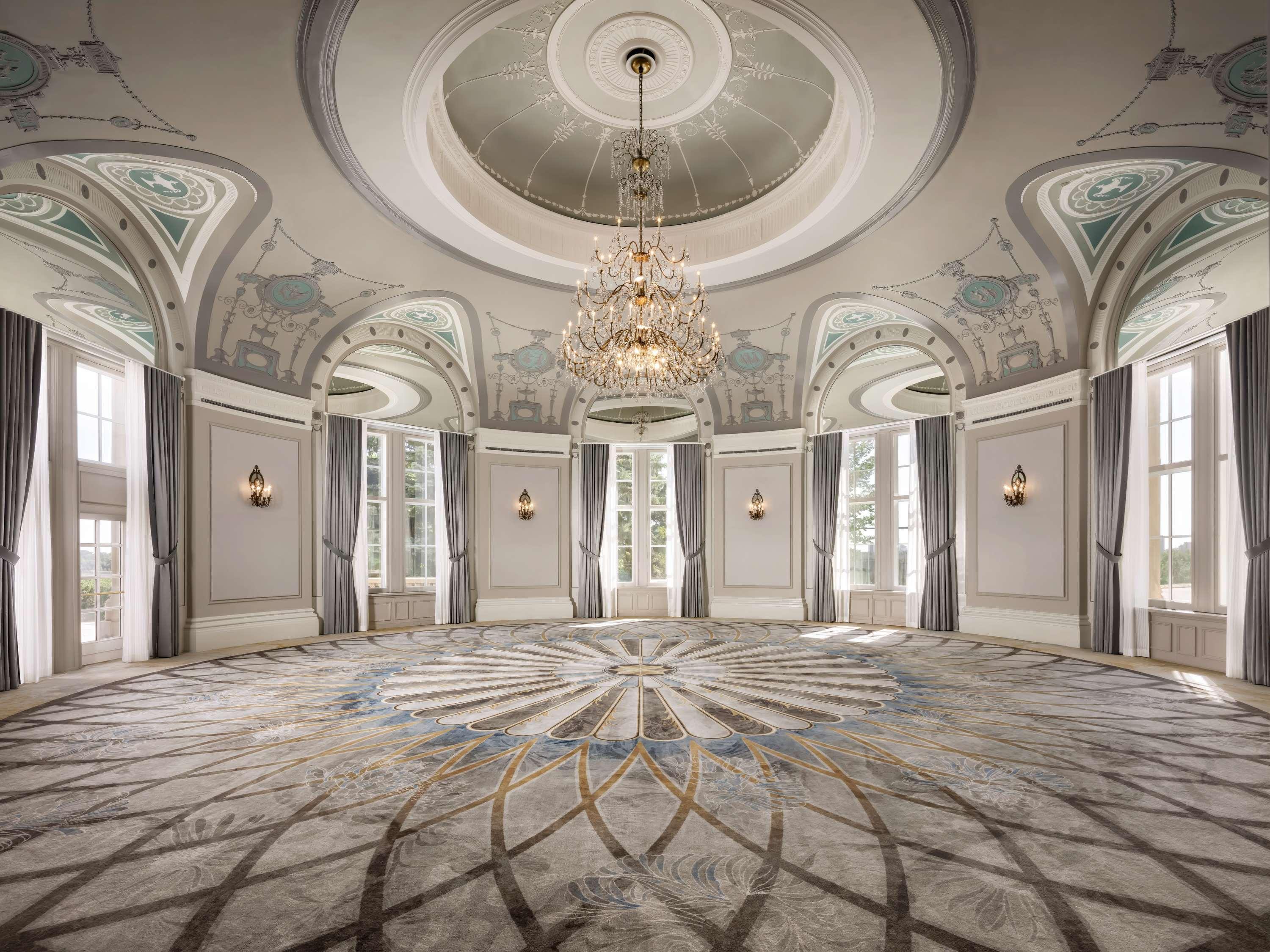 Fairmont Hotel Macdonald by null