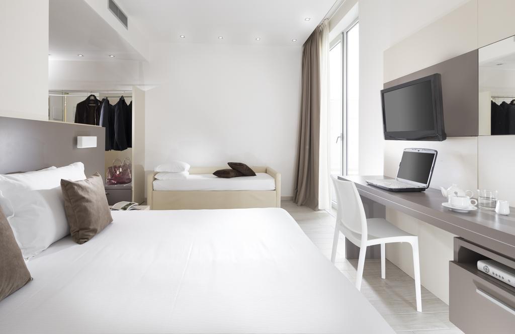 Cube Hotel