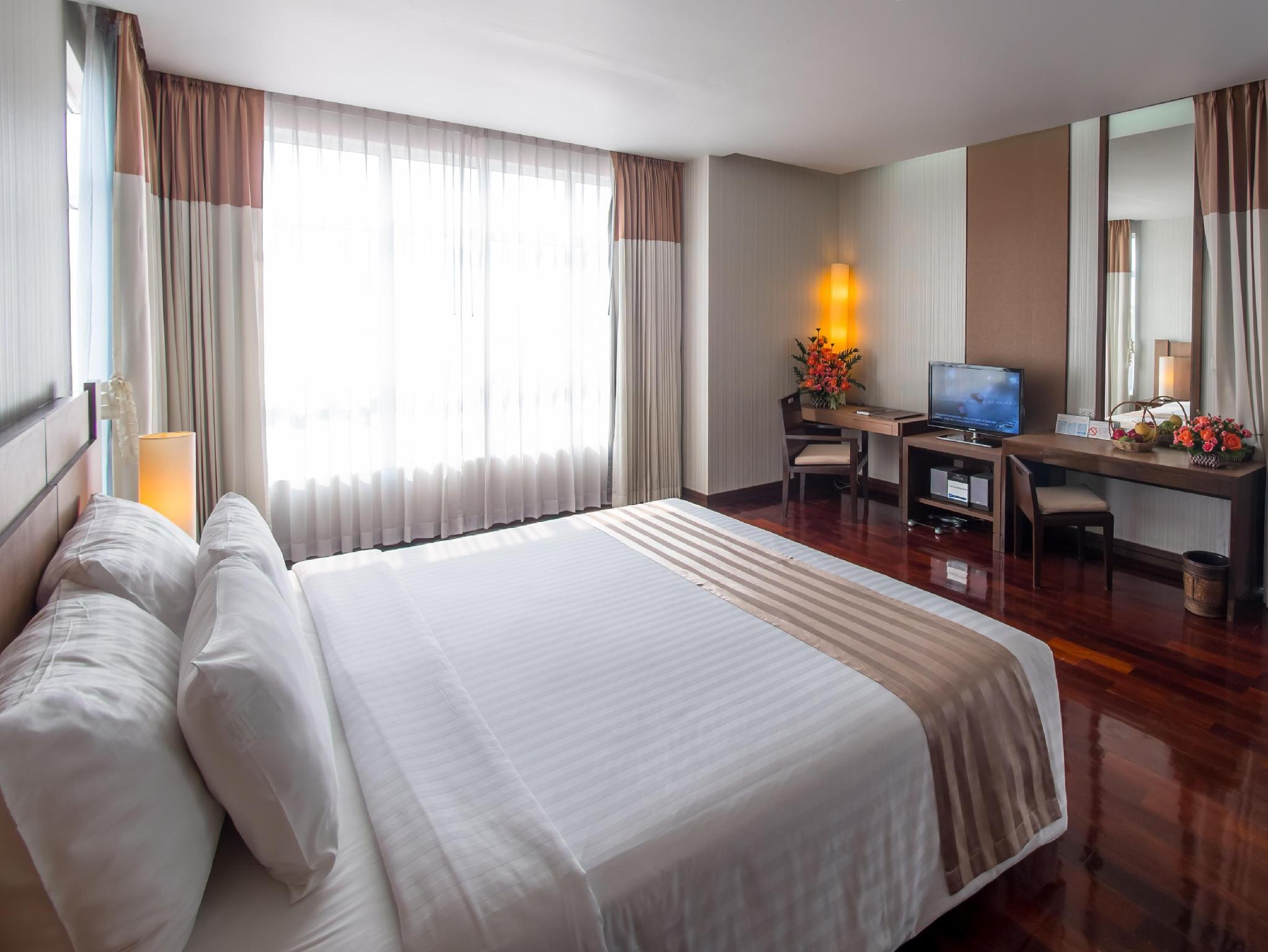 Pattaya Discovery Beach Hotel