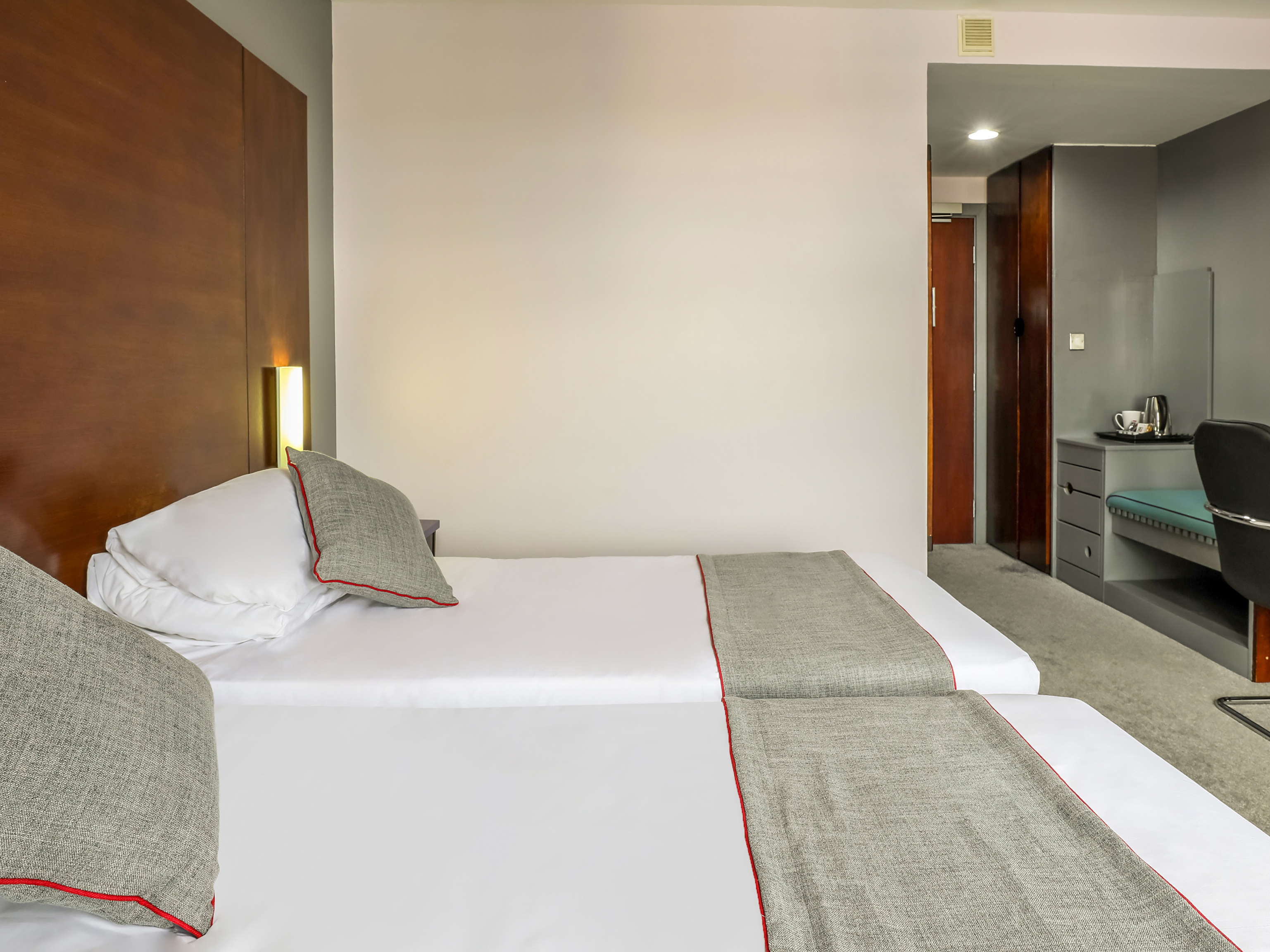 Brentwood Aberdeen City Centre near Union Street by null