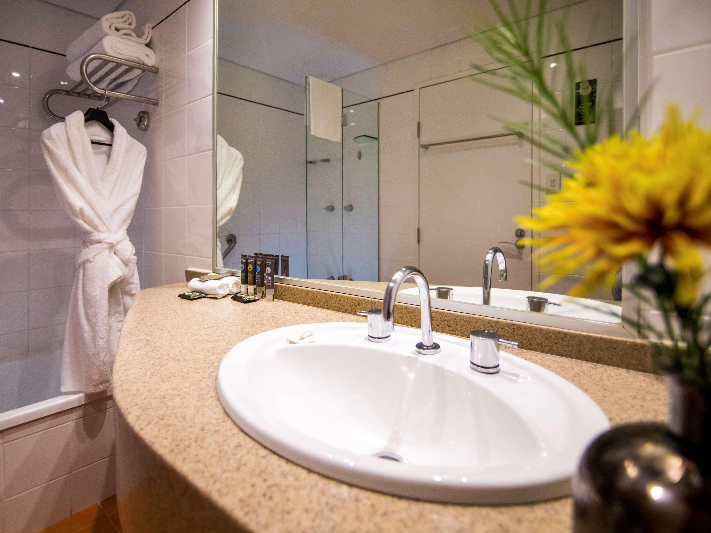 Novotel Canberra by null