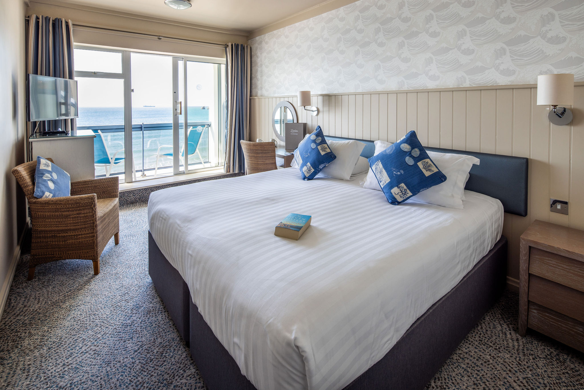 Double or twin room, sea view