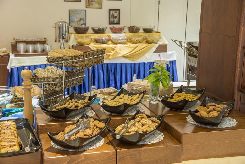 Manousos City Hotel - фото