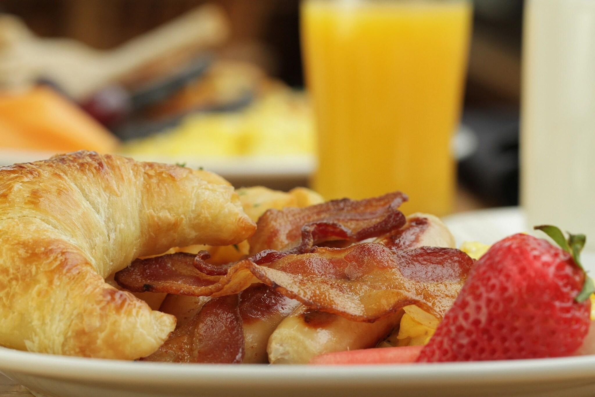 Huntingdon Hotel & Suites by null