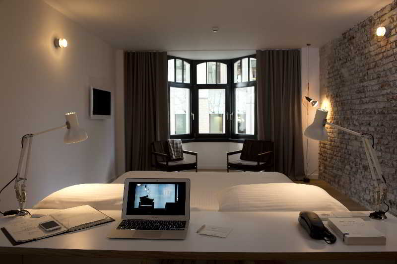 9HOTEL CENTRAL by null