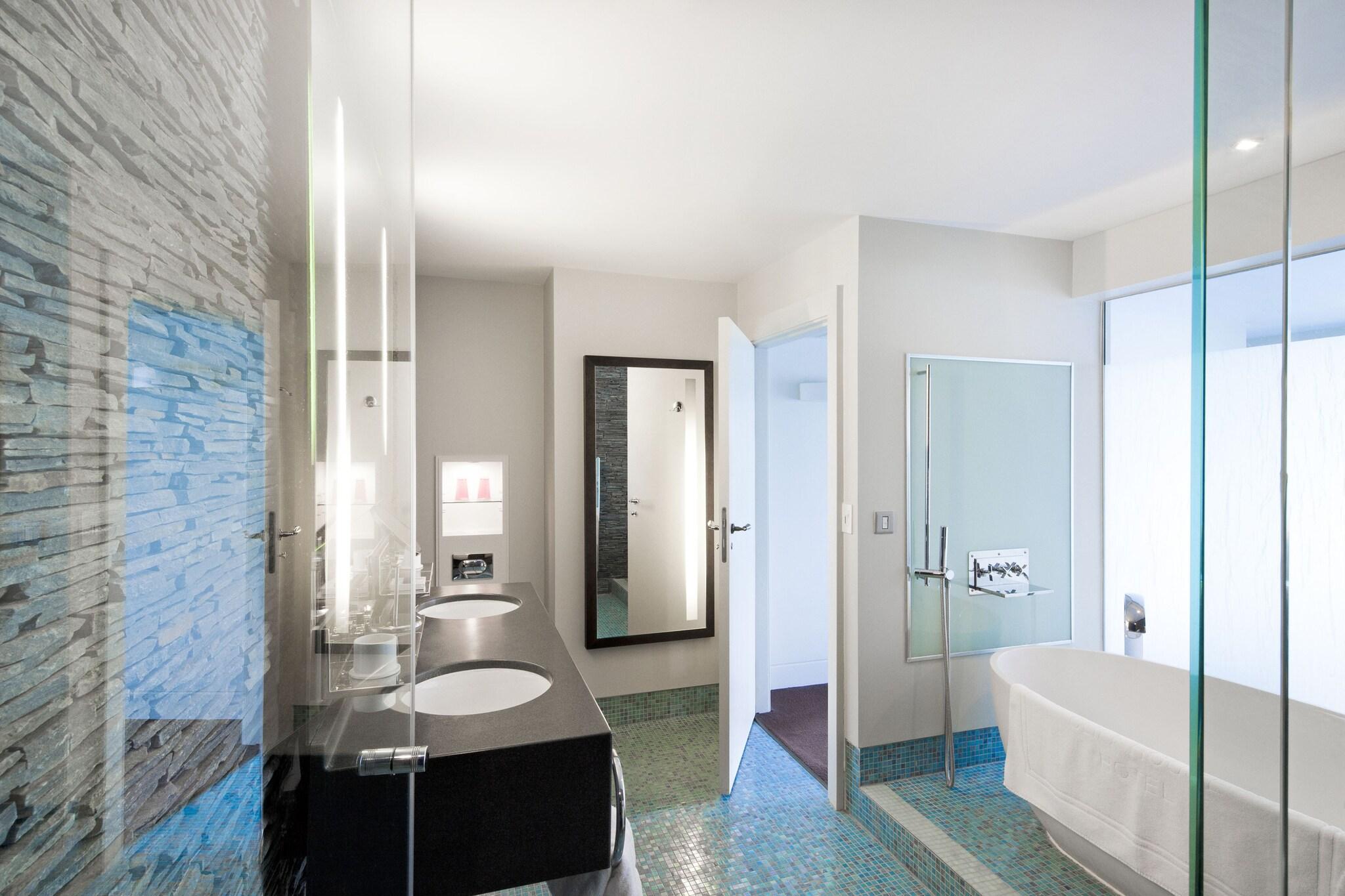 Cliff House Hotel, Ardmore by null