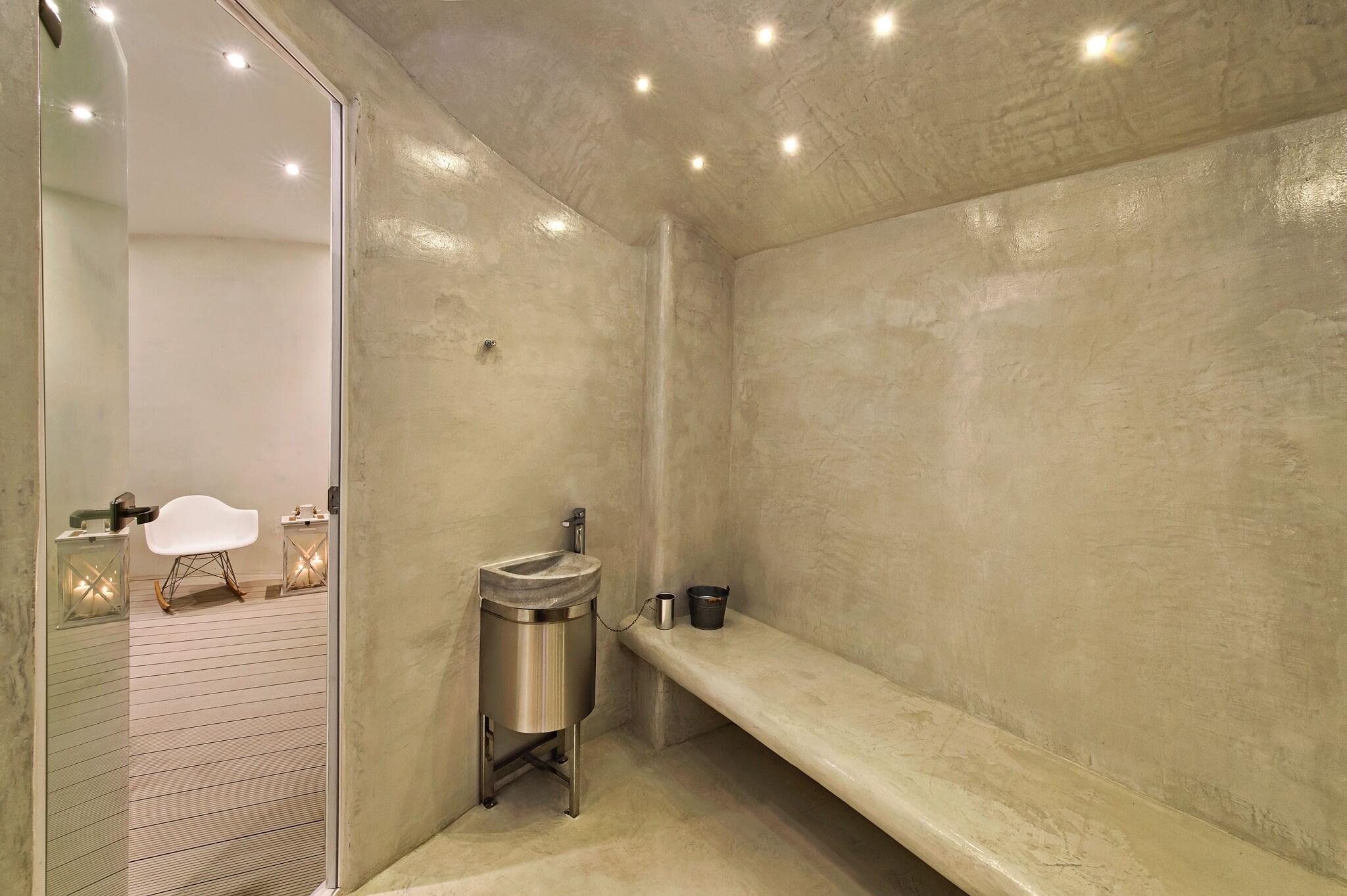 Ira Hotel & Spa