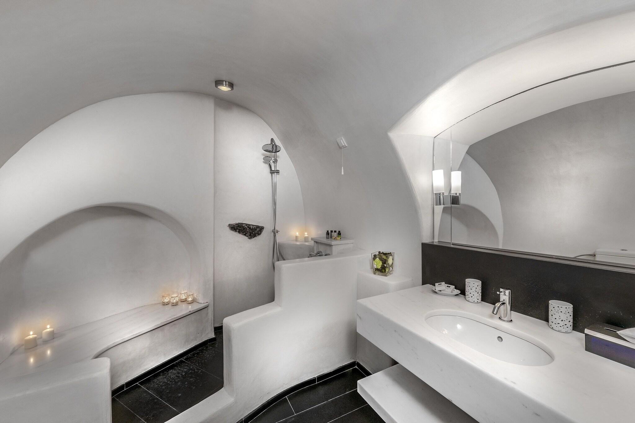 Aigialos Hotel Santorini by null