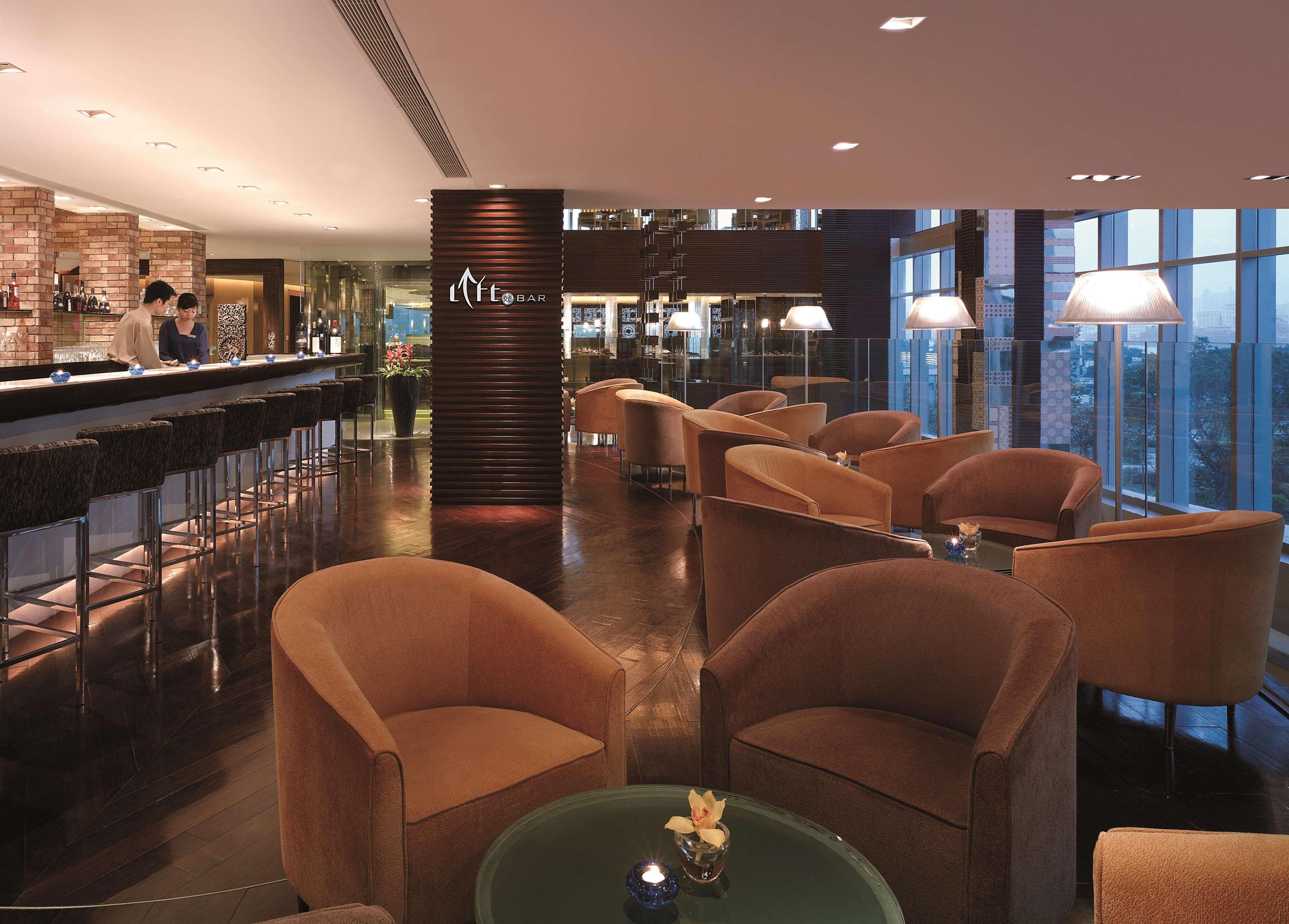 Shangri-La Hotel, Guangzhou by null