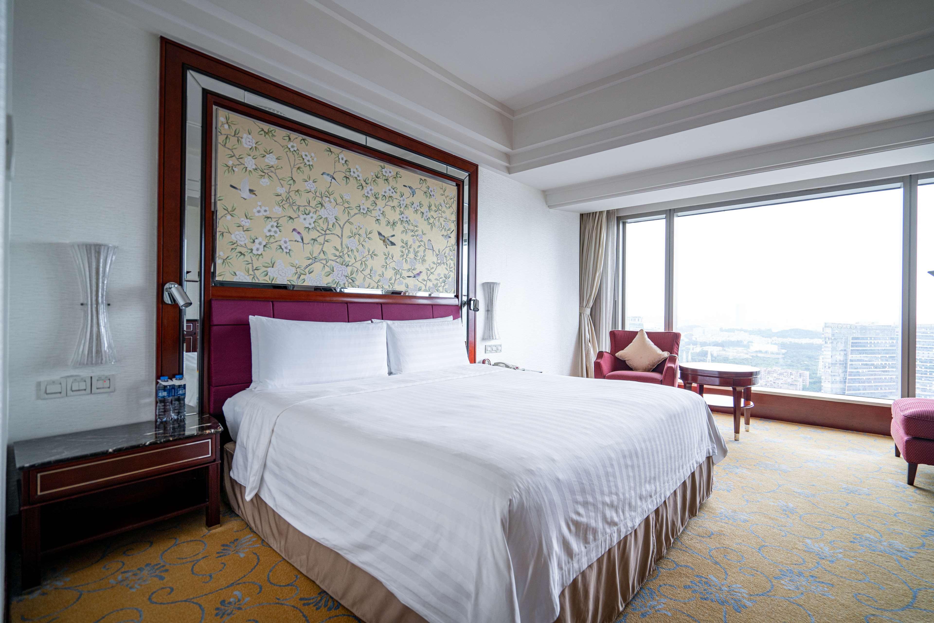 Shangri-La Hotel, Guangzhou by null