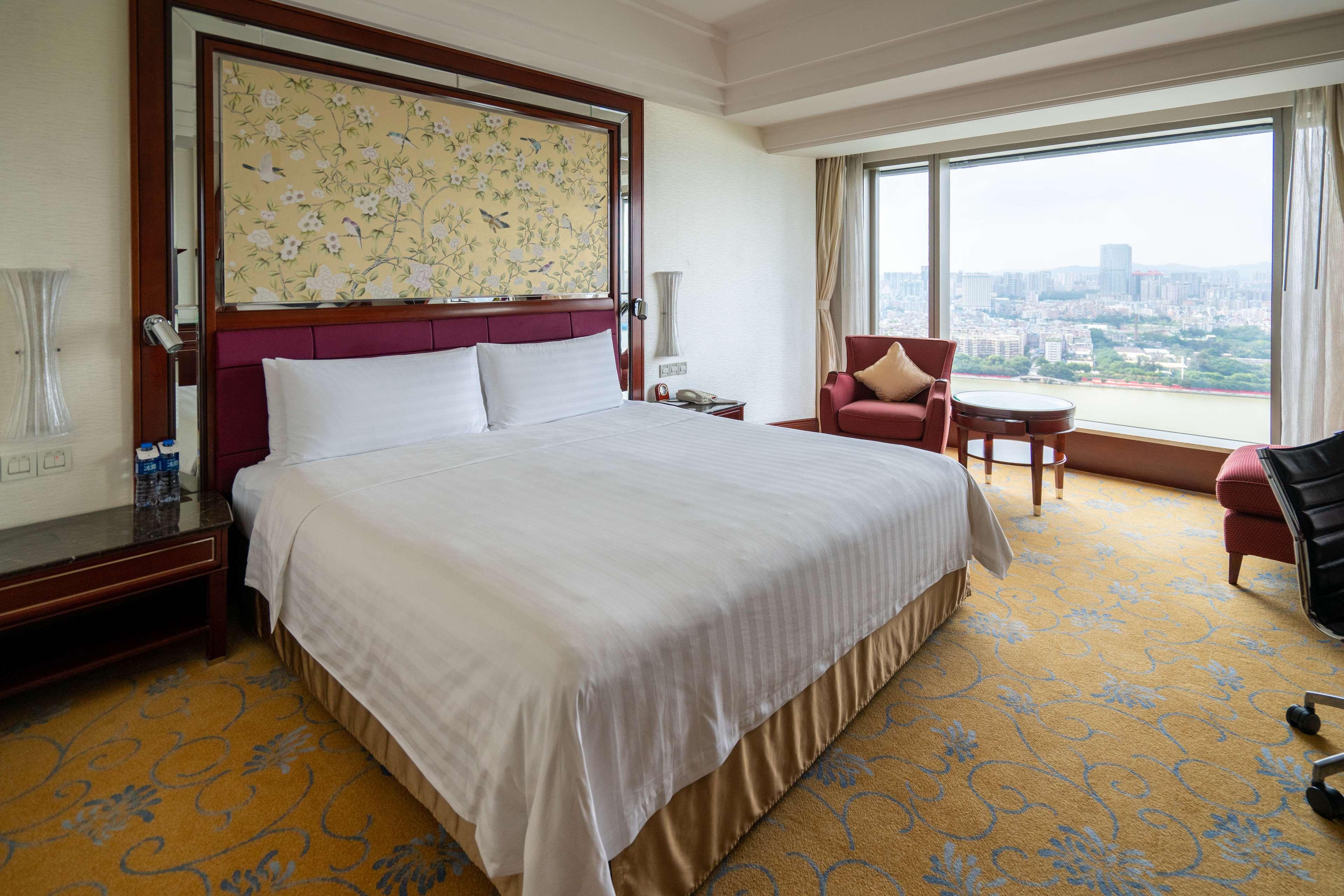 Shangri-La Hotel, Guangzhou by null