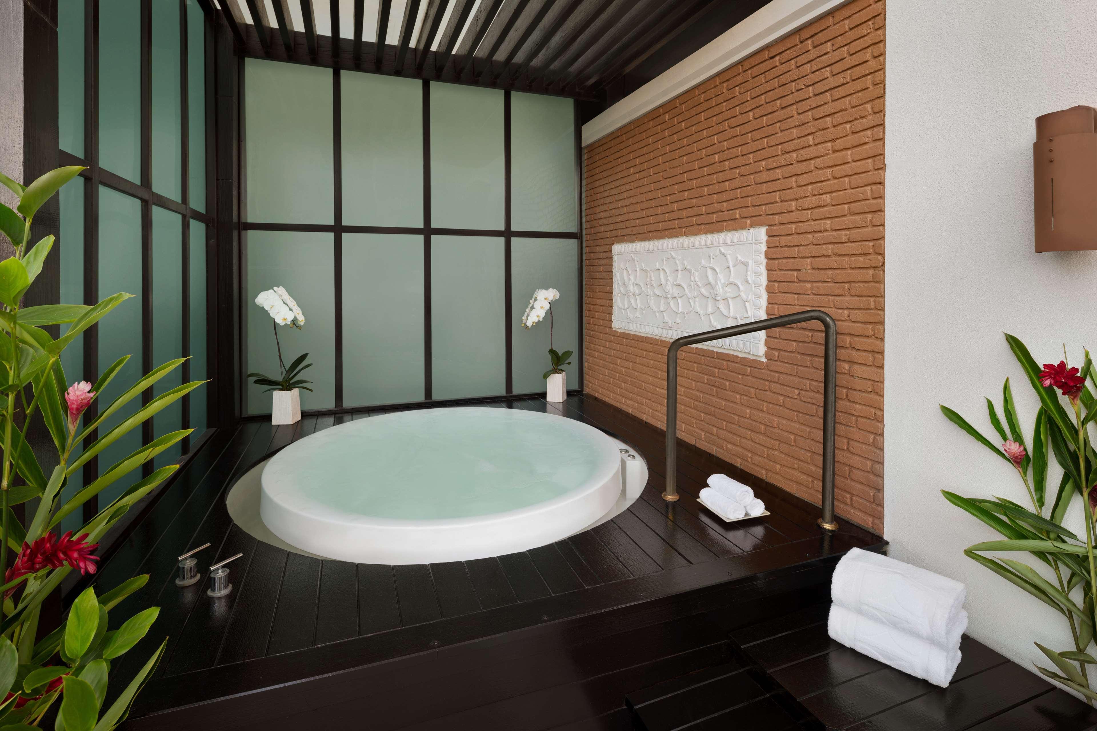 Shangri-La Chiang Mai by null