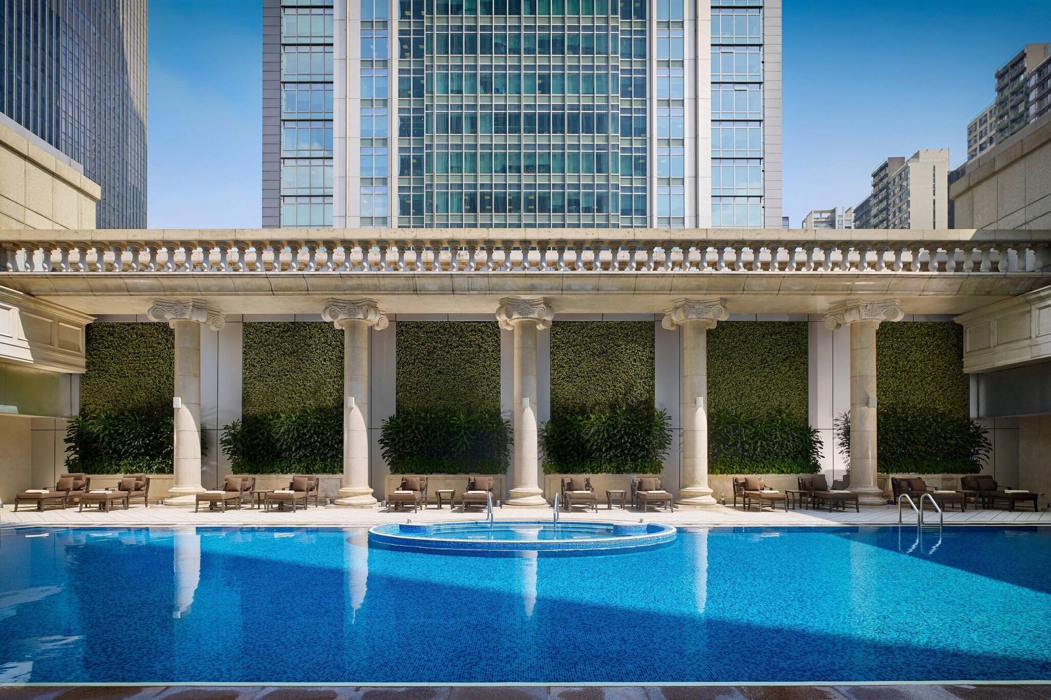 The Ritz Carlton Hotel Guangzhou by null