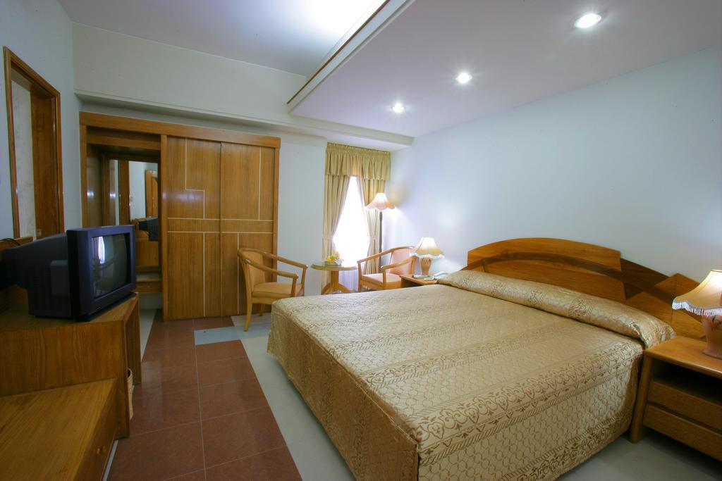 Hotel Victory by null