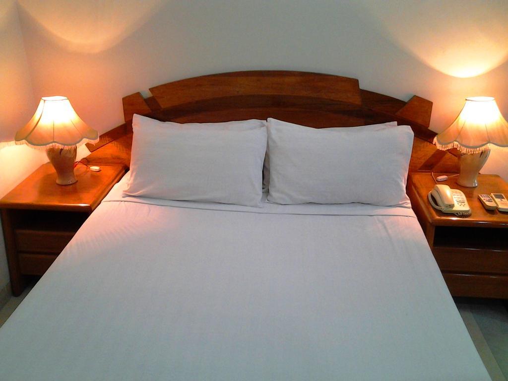 Hotel Victory by null