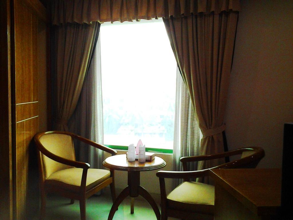 Hotel Victory by null