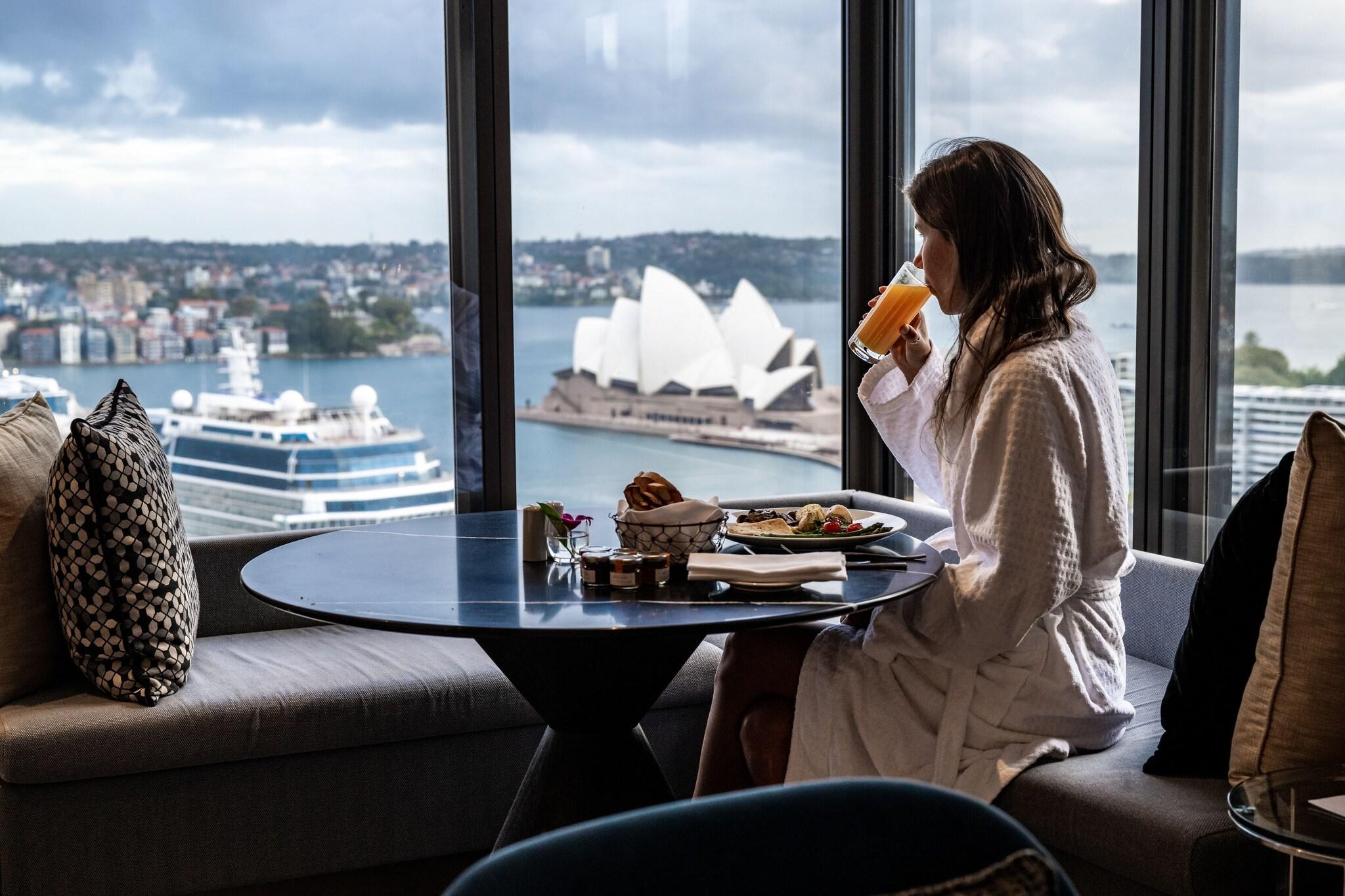 Four Seasons Hotel Sydney by null