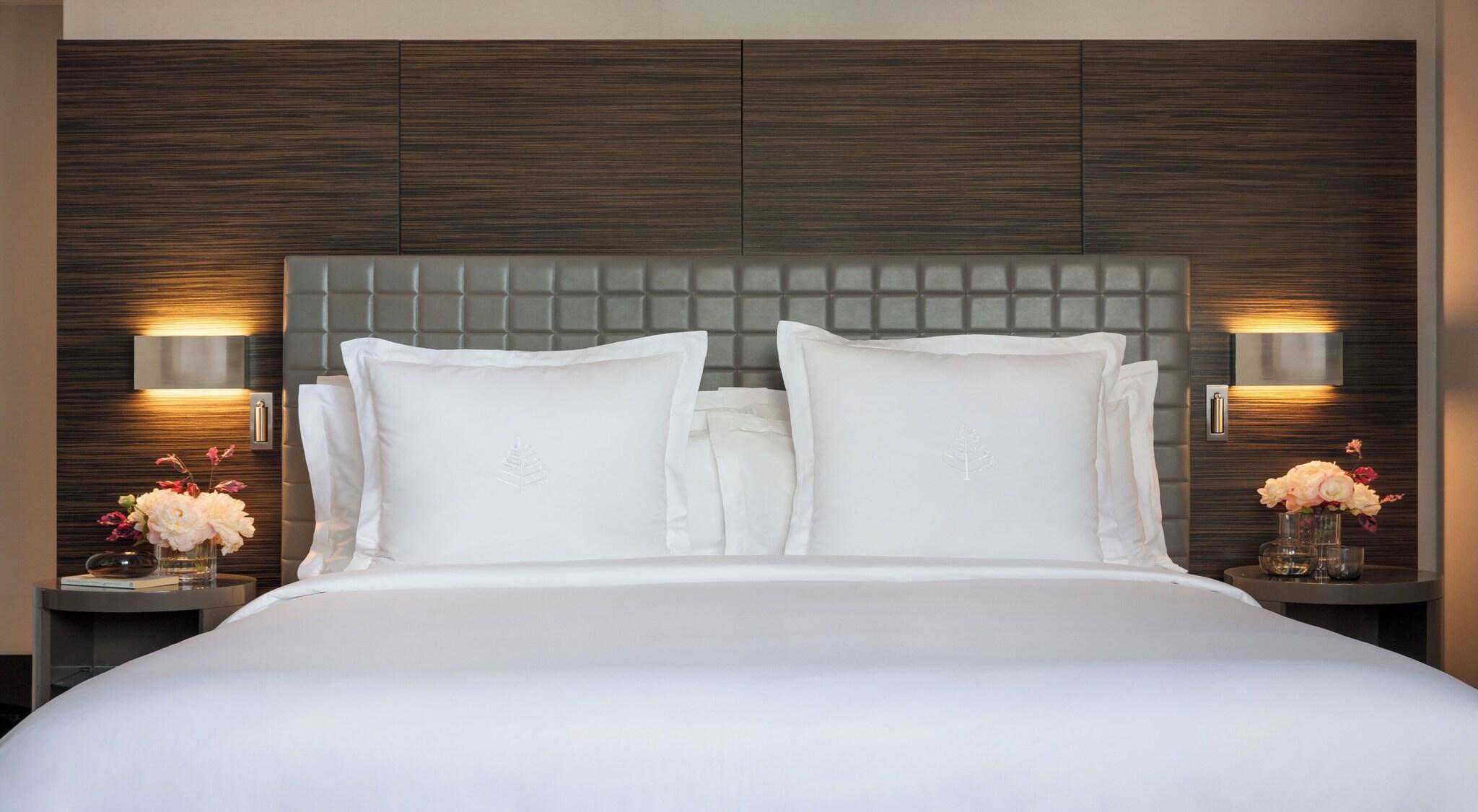 Four Seasons Hotel Sydney by null