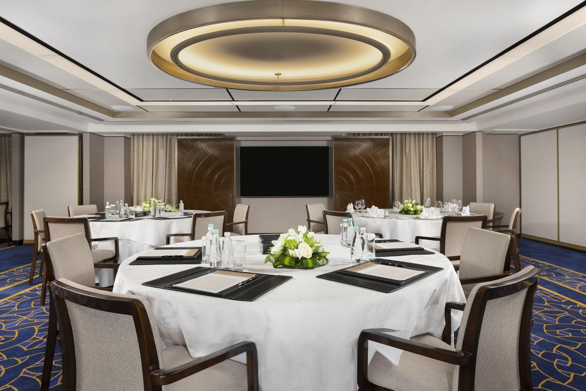 Mandarin Oriental Al Faisaliah, Riyadh ماندارين اورينتال الفيصلية، الرياض by null