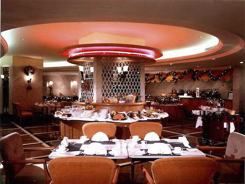 Central Hotel by null