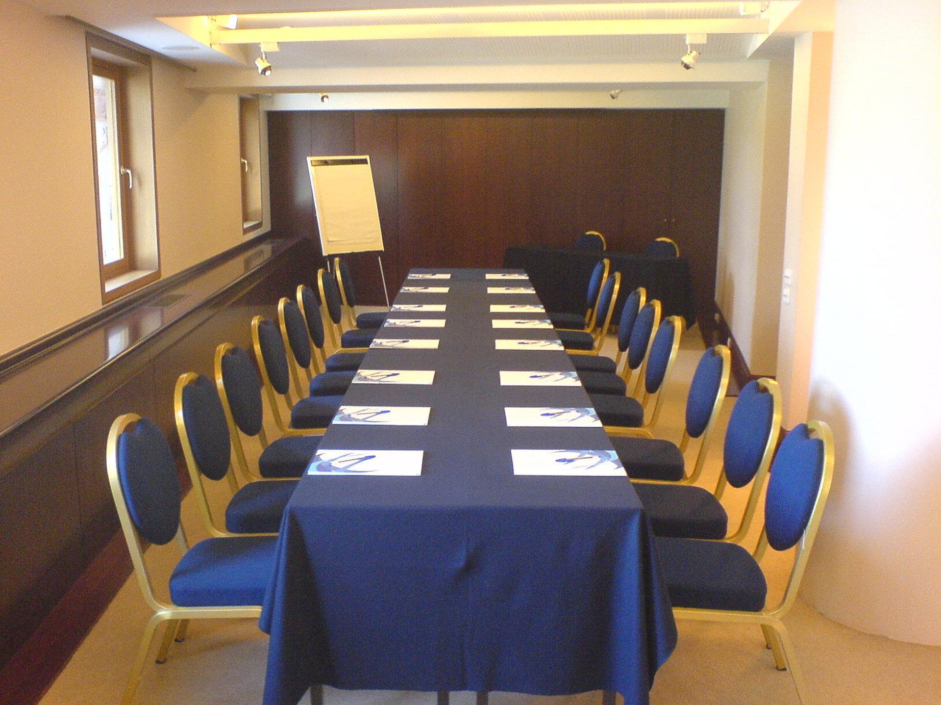 Amphitryon - фото