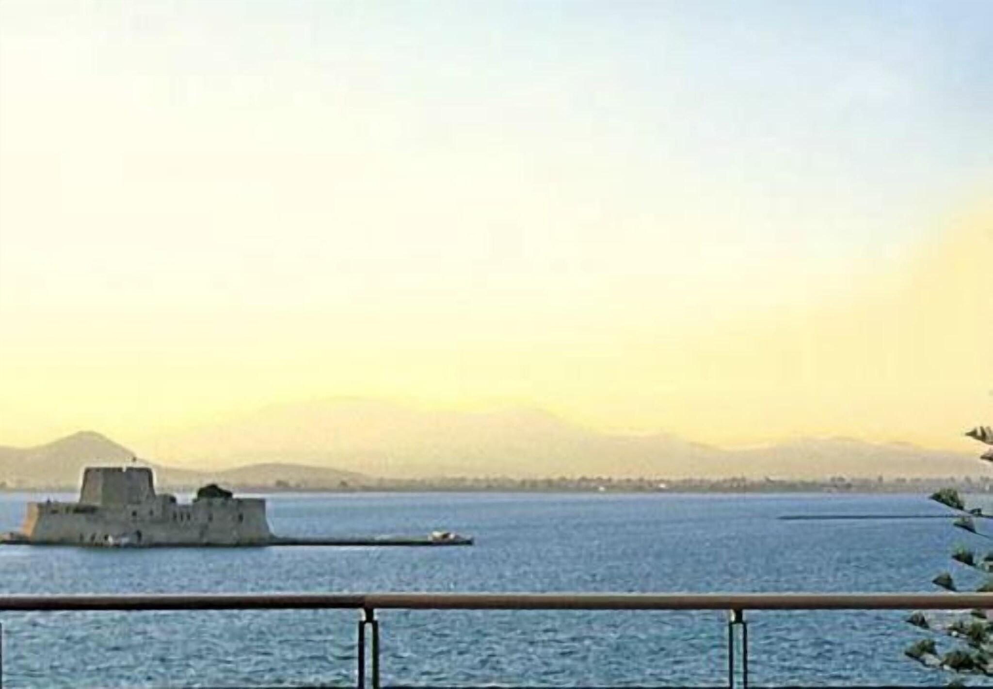 Amphitryon - фото