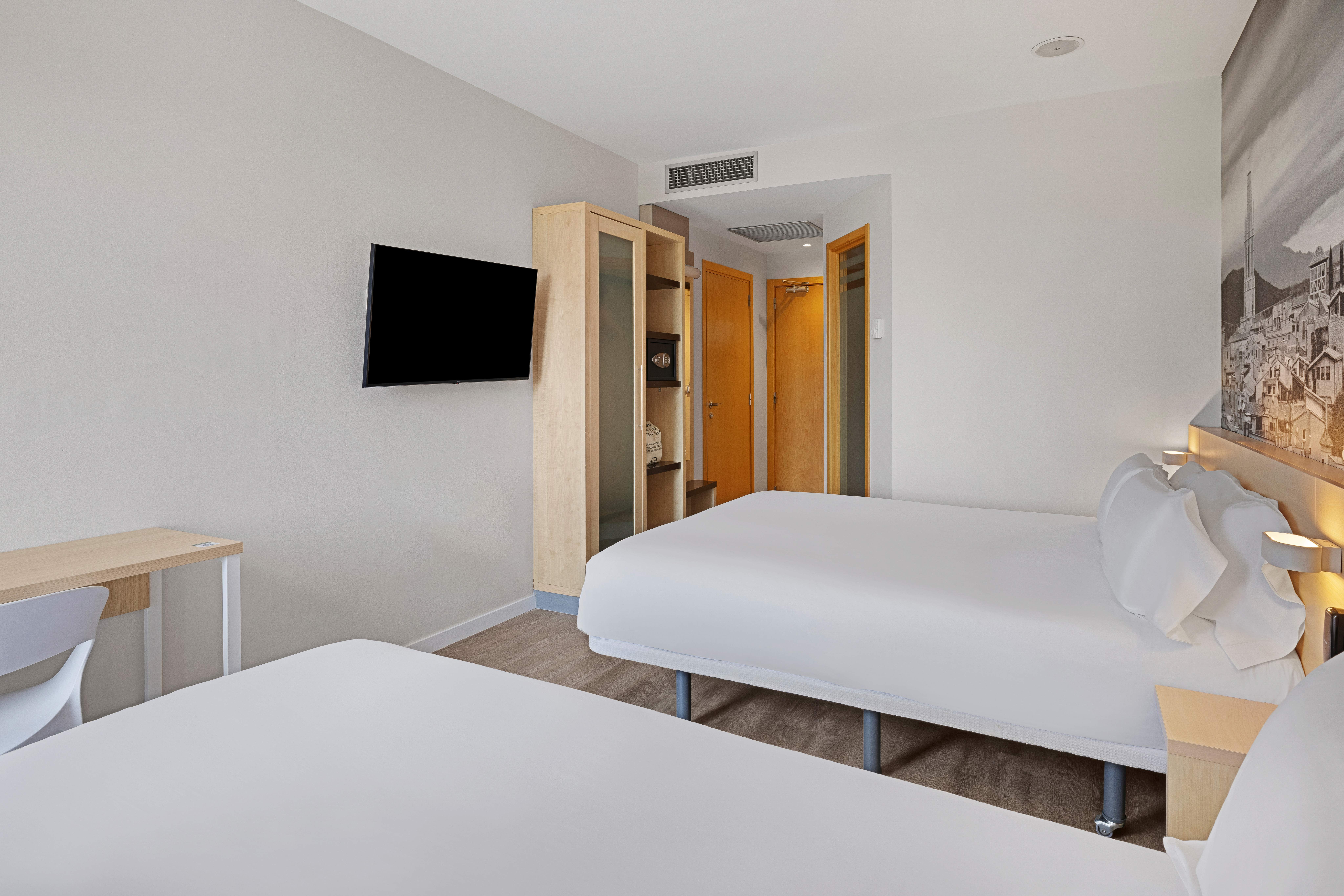 B&B HOTEL Girona 3