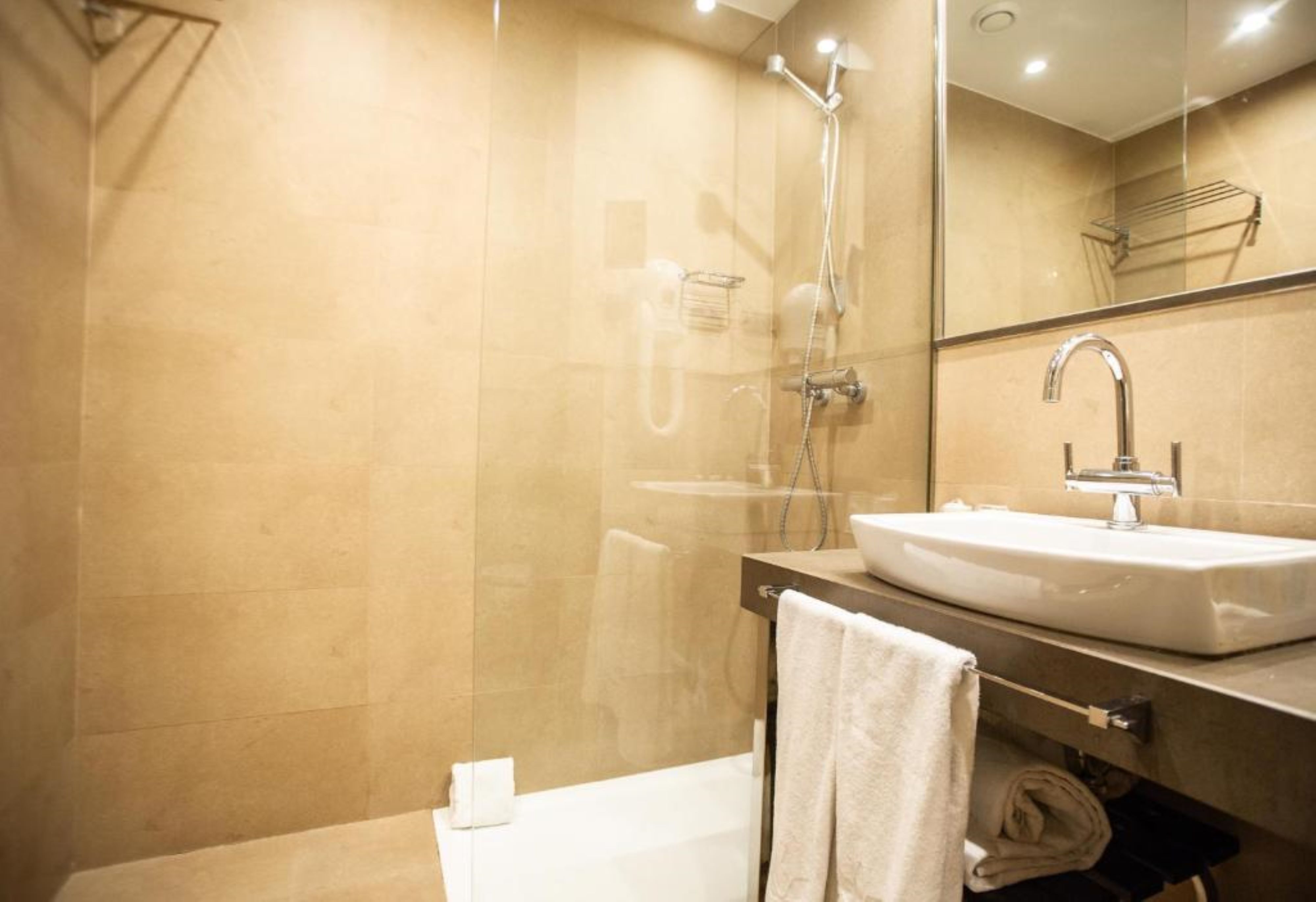 Azz Langrehotel & Spa