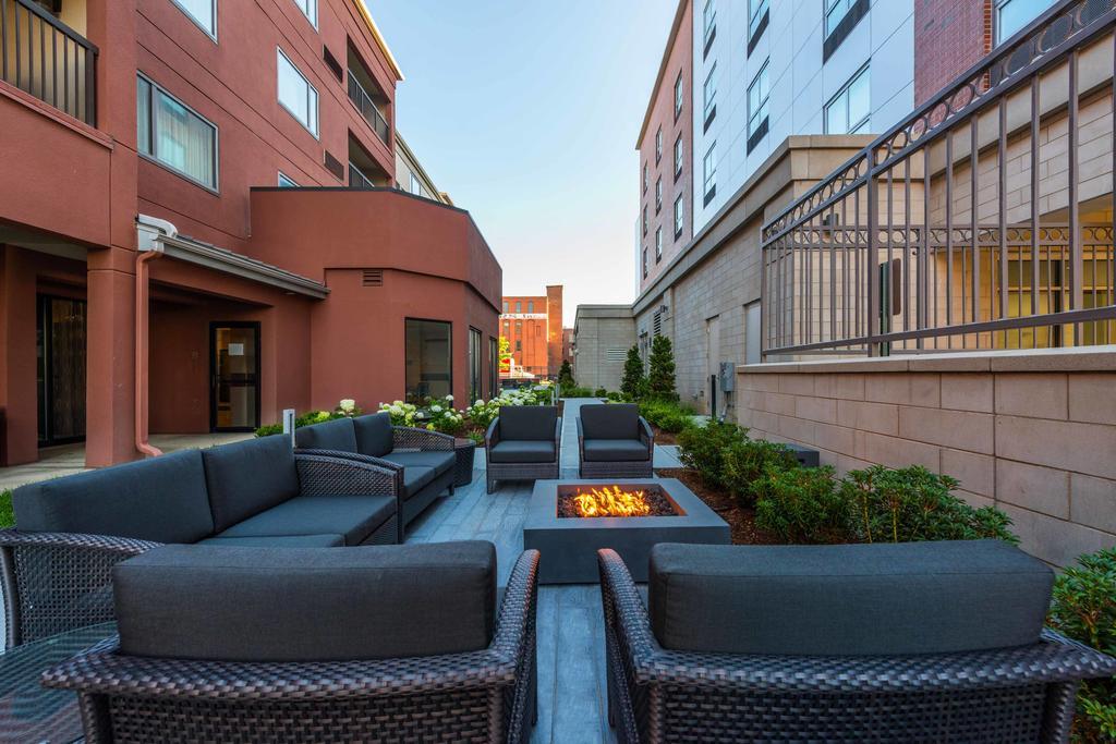 Courtyard by Marriott Worcester image