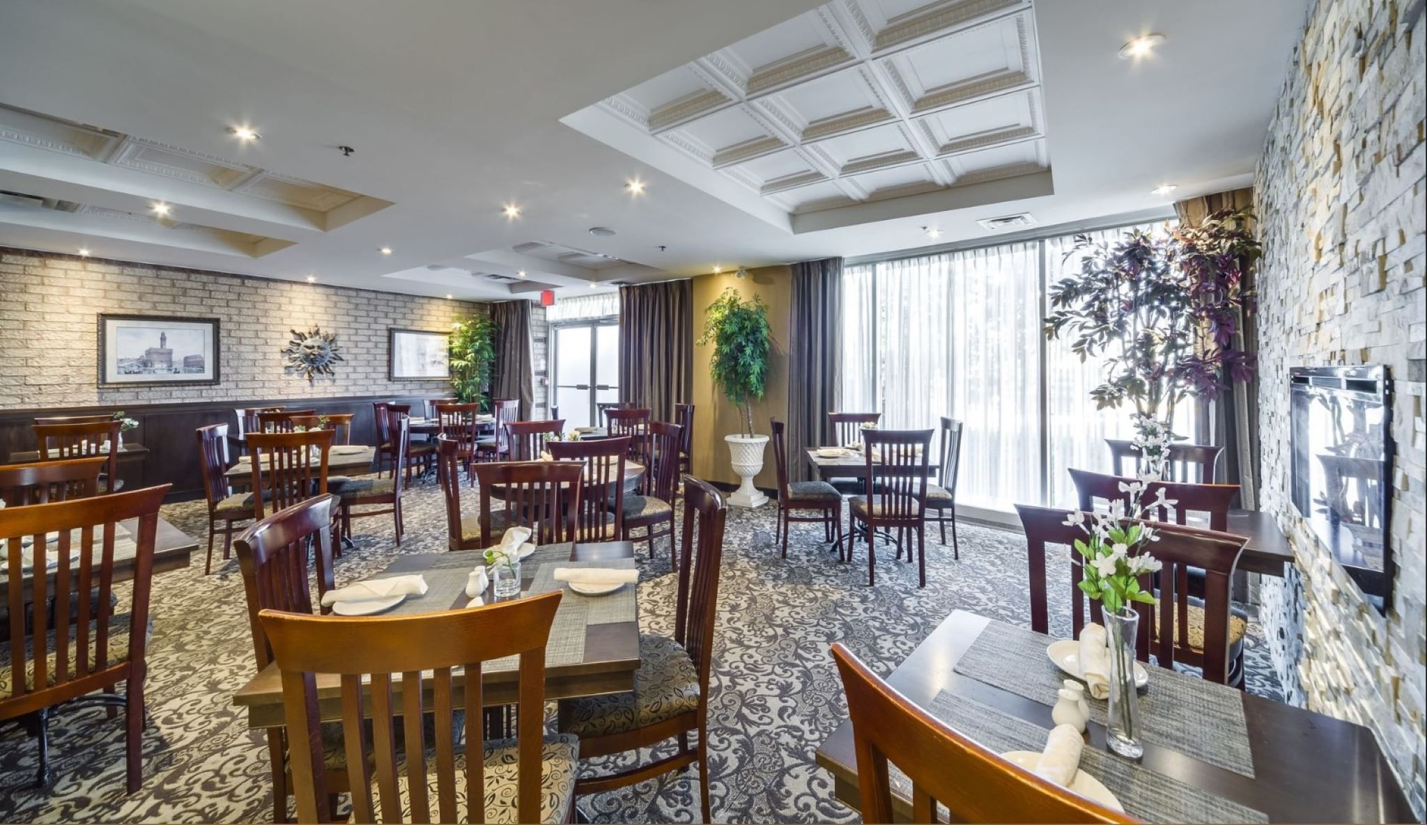 Monte Carlo Inn Brampton Suites