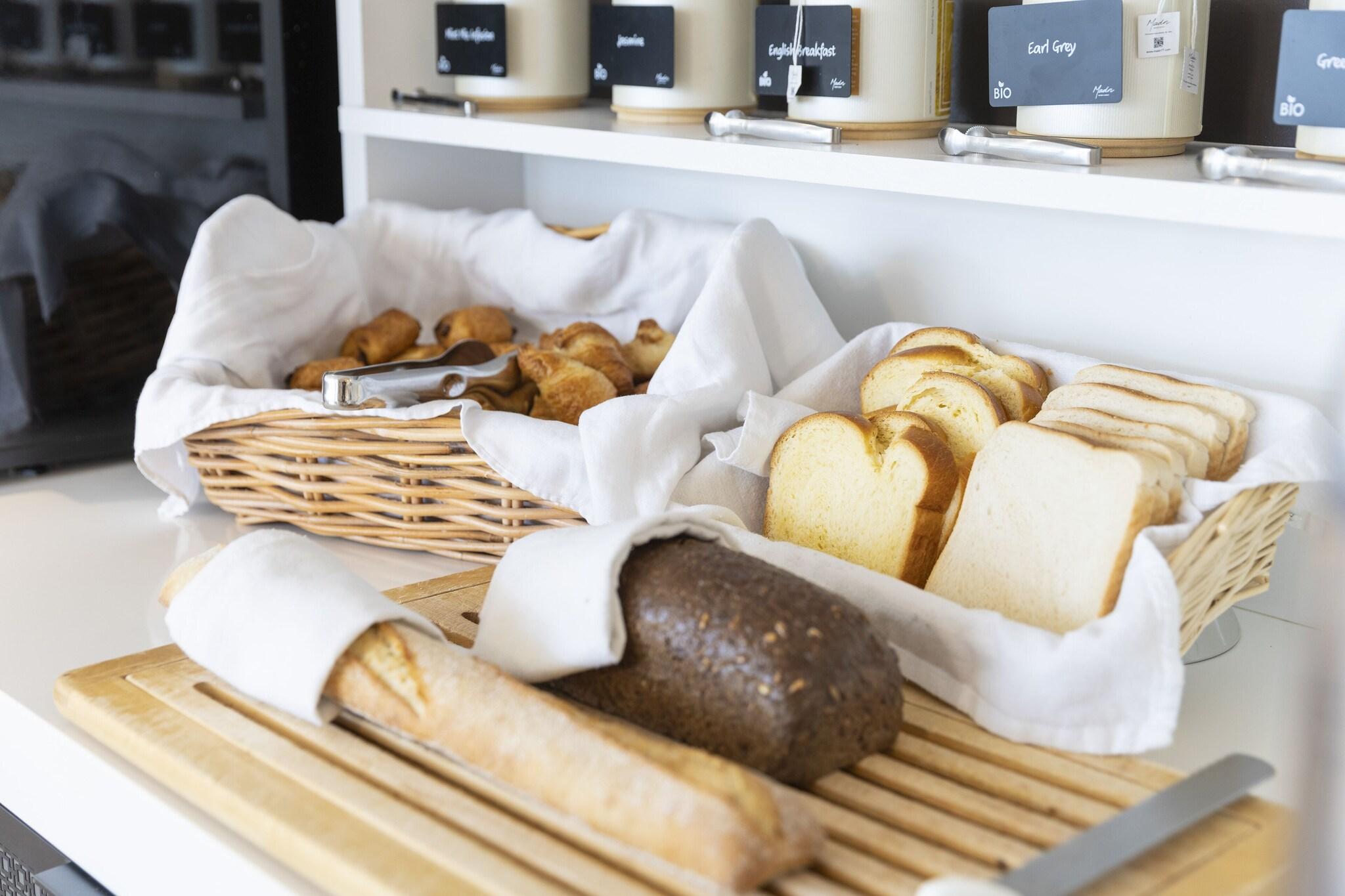 Made in Louise by null