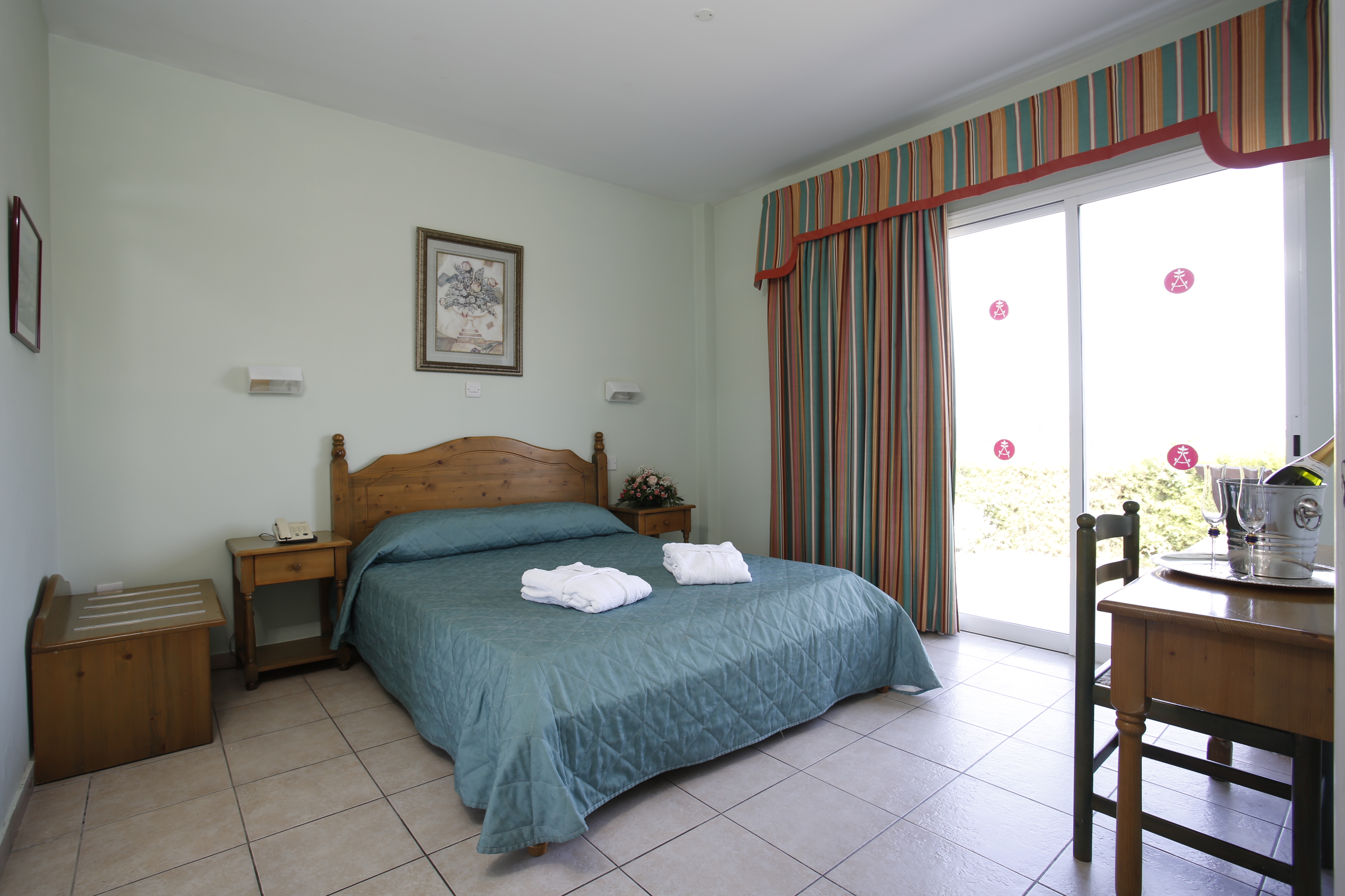 Apartamento, vista parcial al océano