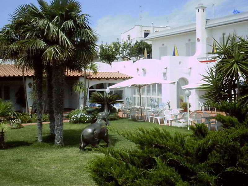 Corona Hotel