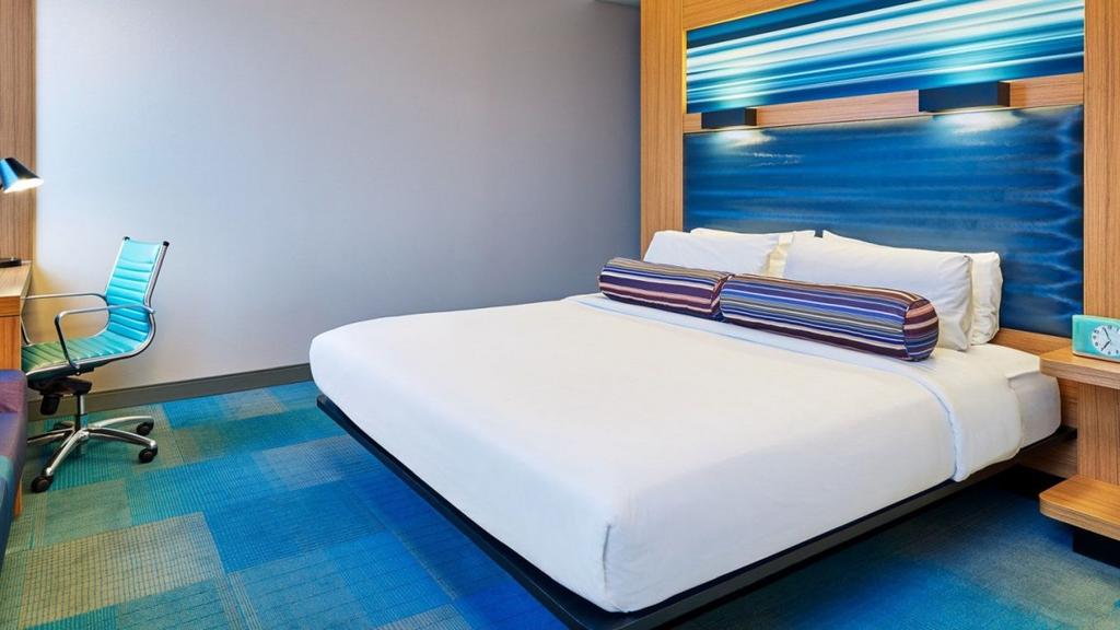 Aloft Chicago O'Hare by null