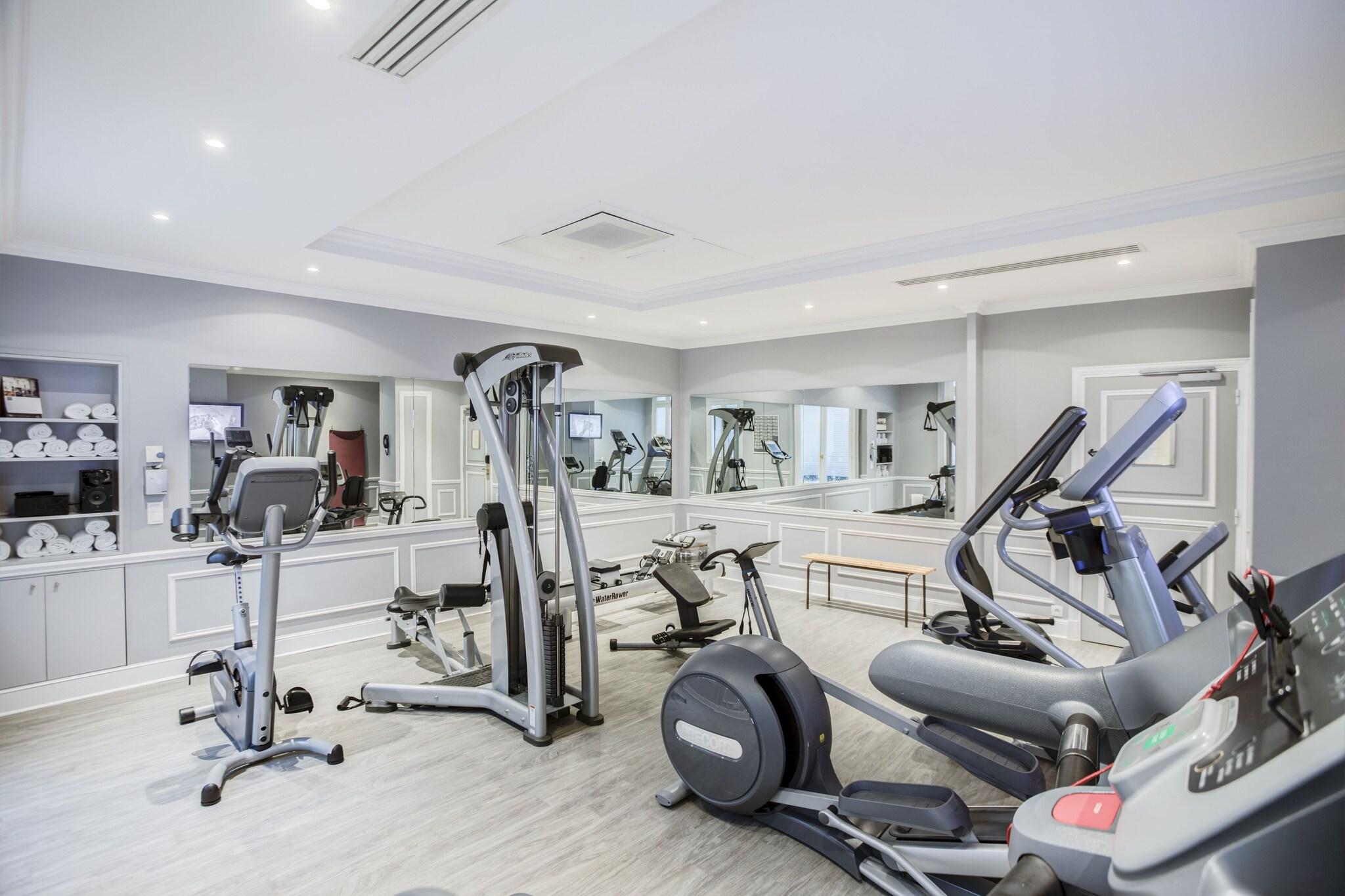 Fraser Suites Le Claridge Champs-Elysées by null