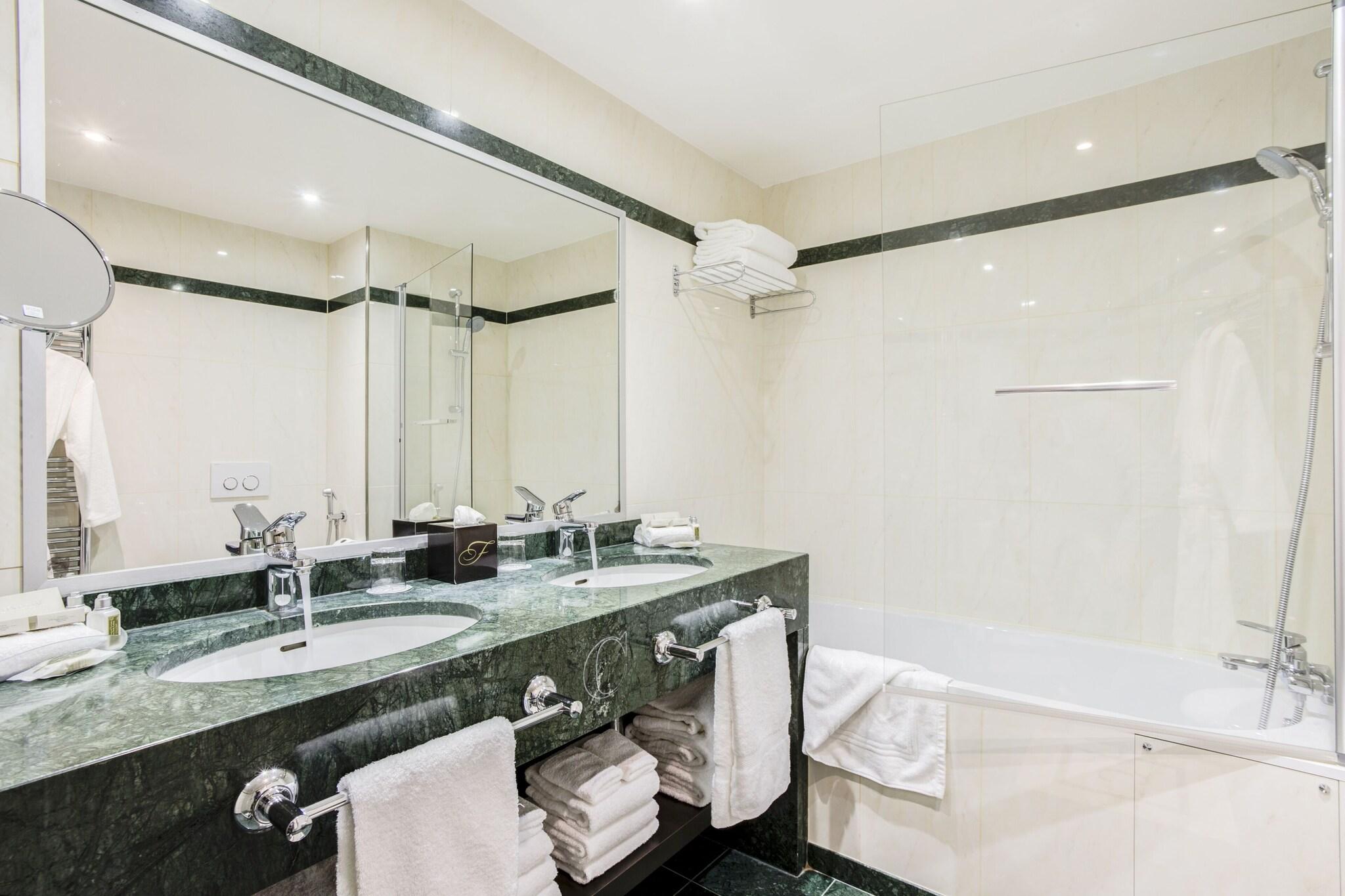 Fraser Suites Le Claridge Champs-Elysées by null