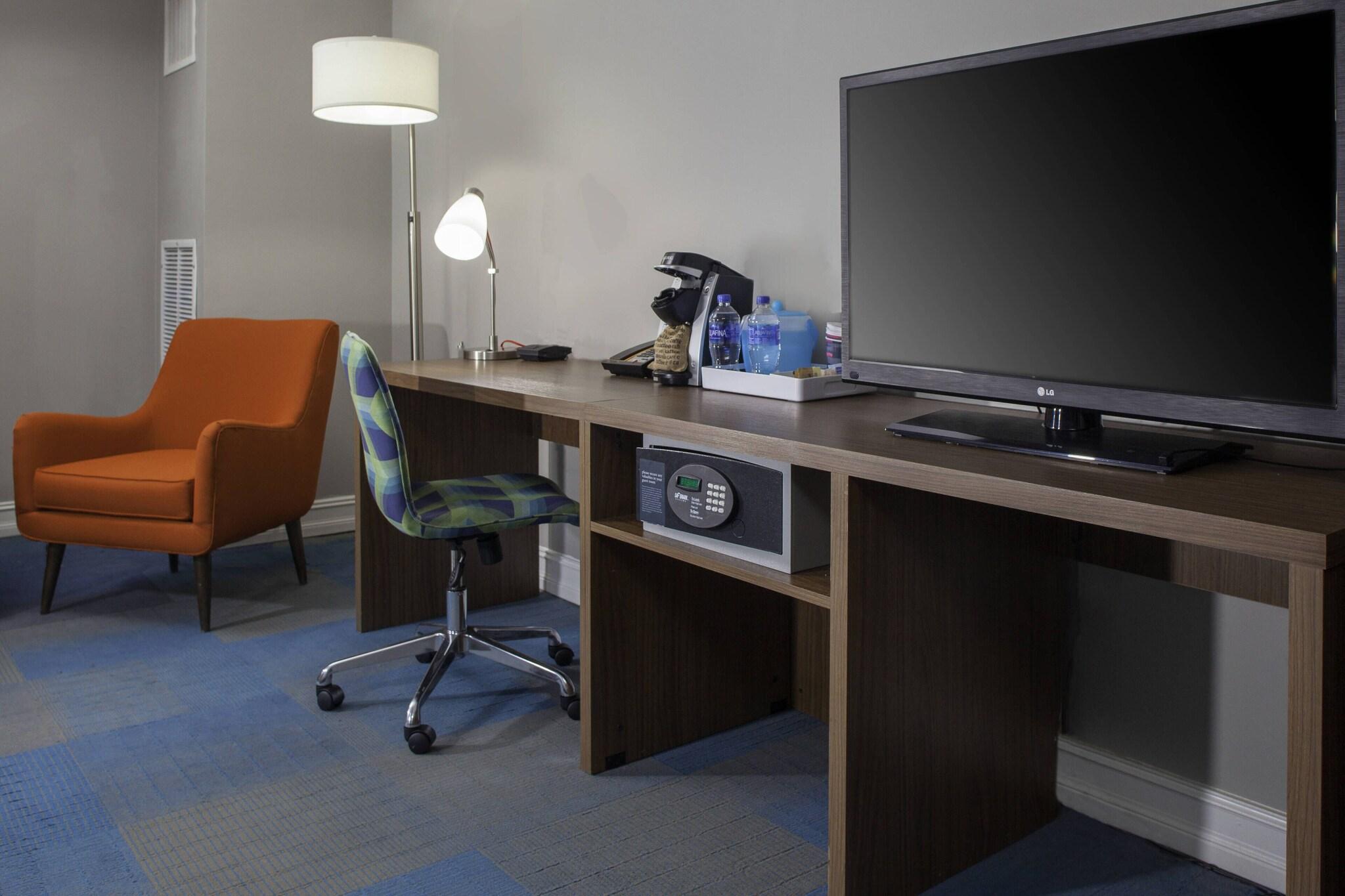 Aloft Nashville West End by null