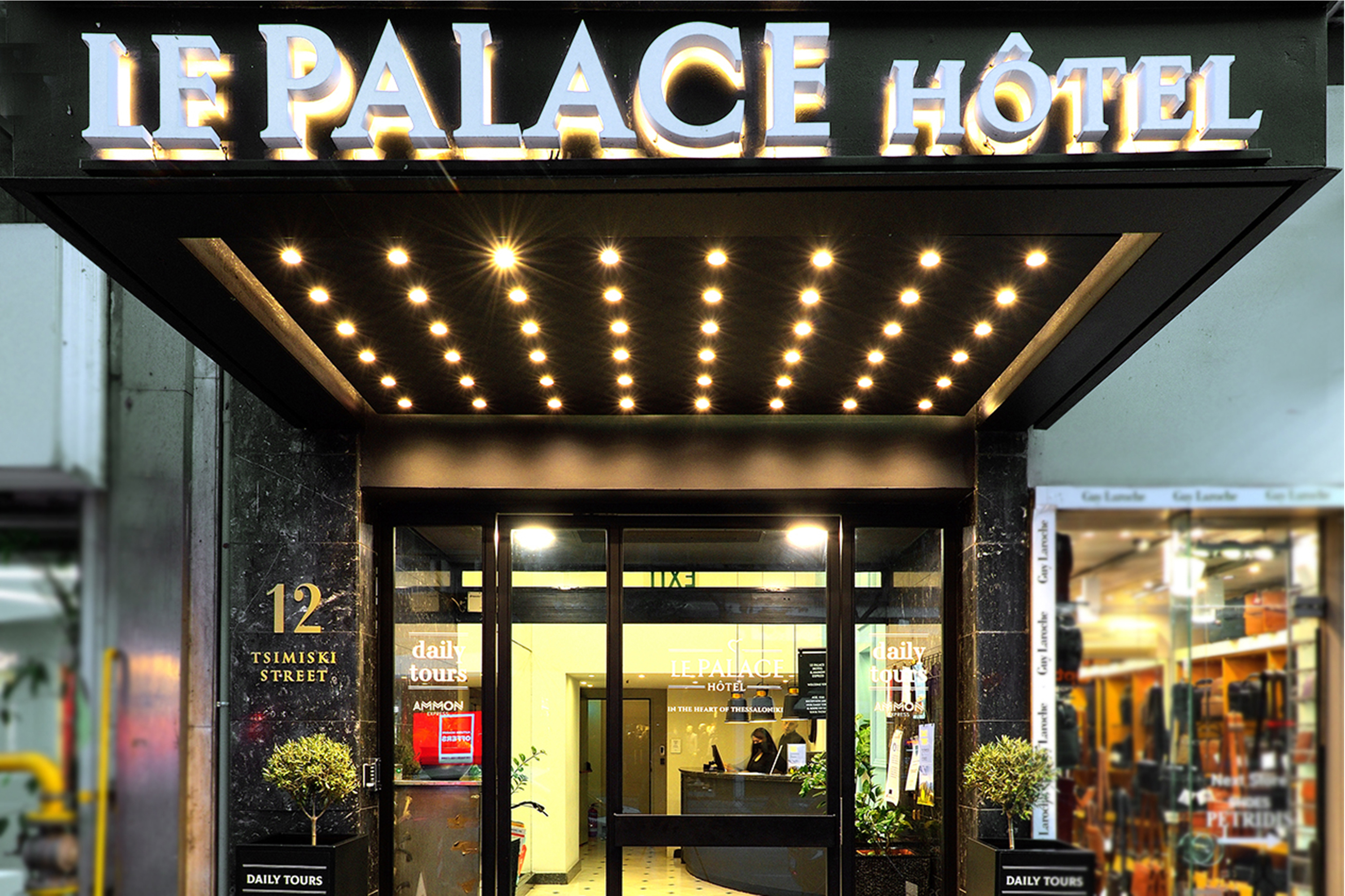 Le Palace Hotel by null