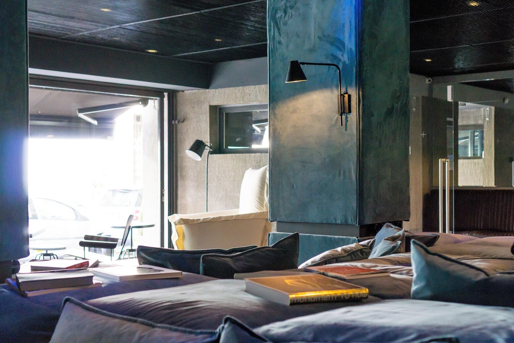 Periscope Hotel - photo