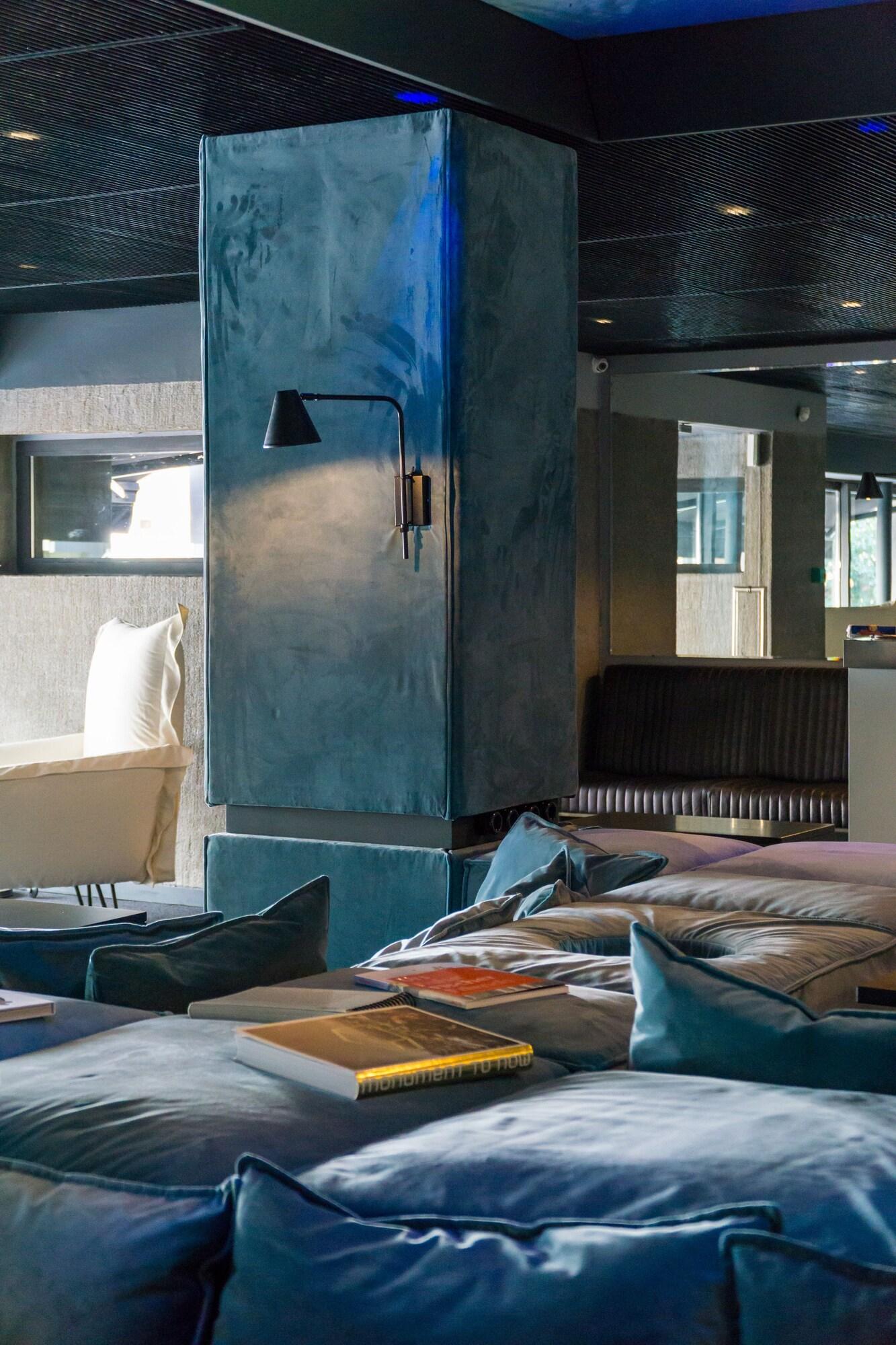 Periscope Hotel - photo