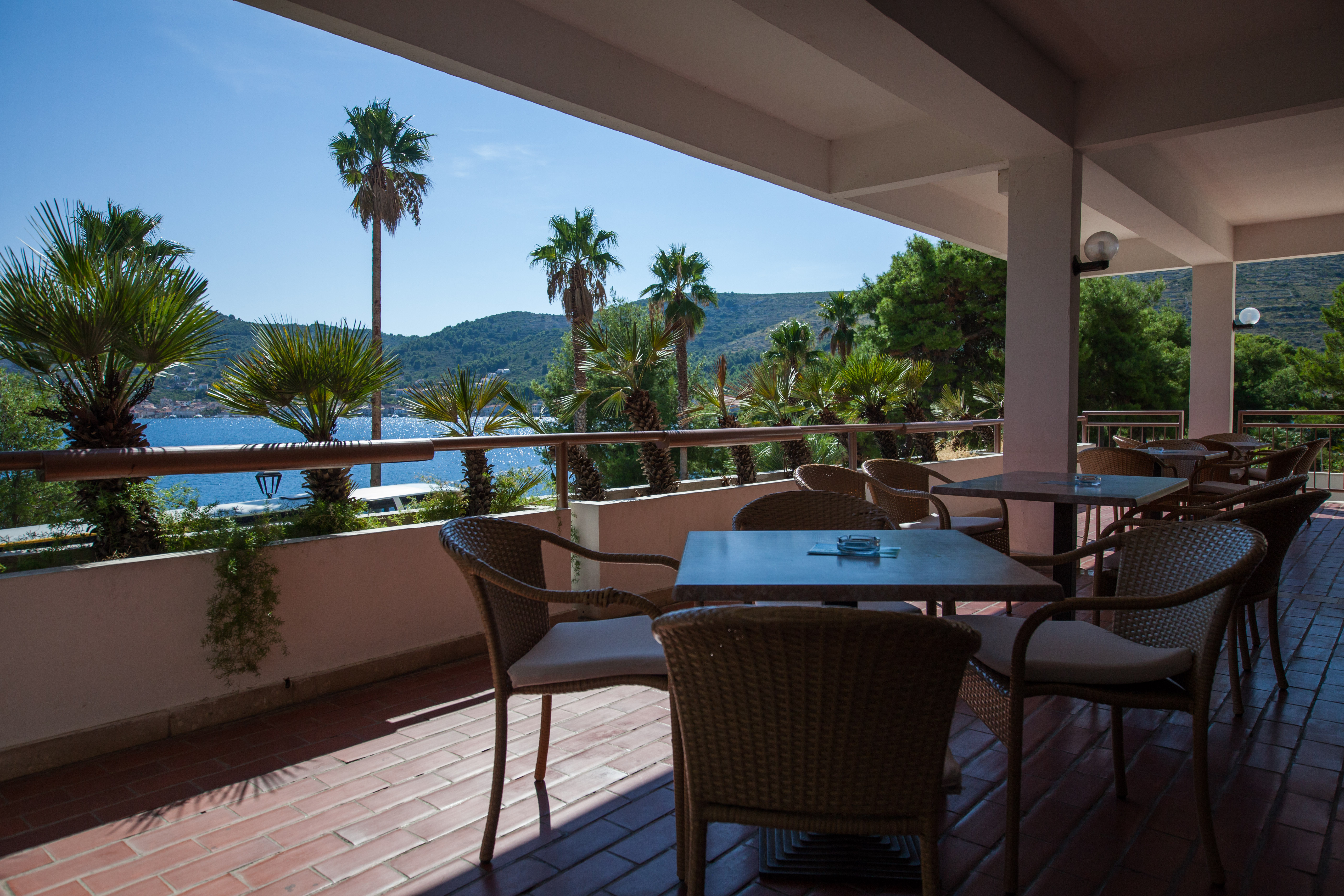 Terrace 3, Issa, Vis