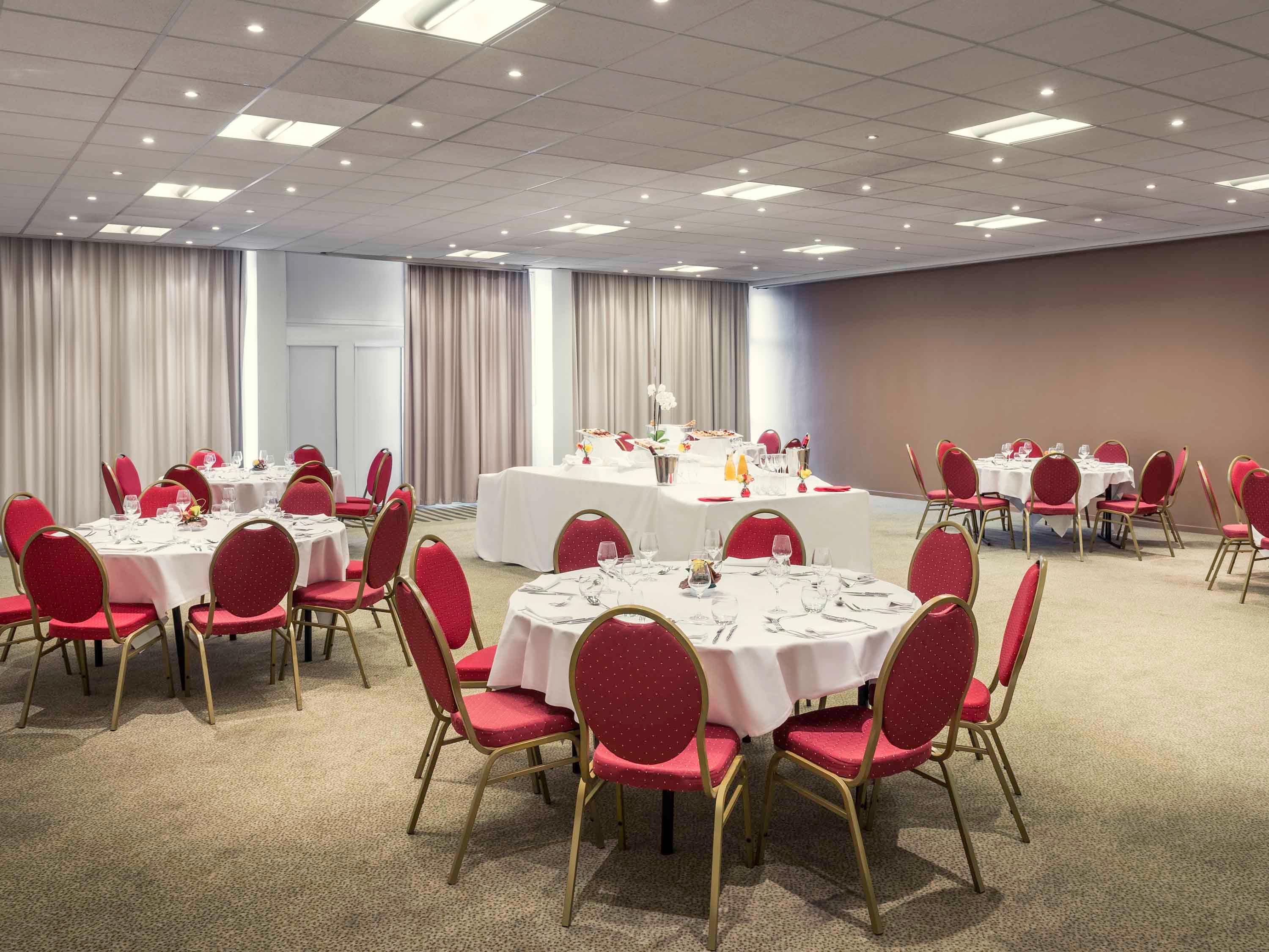 Mercure Paris Le Bourget Hotel - photo